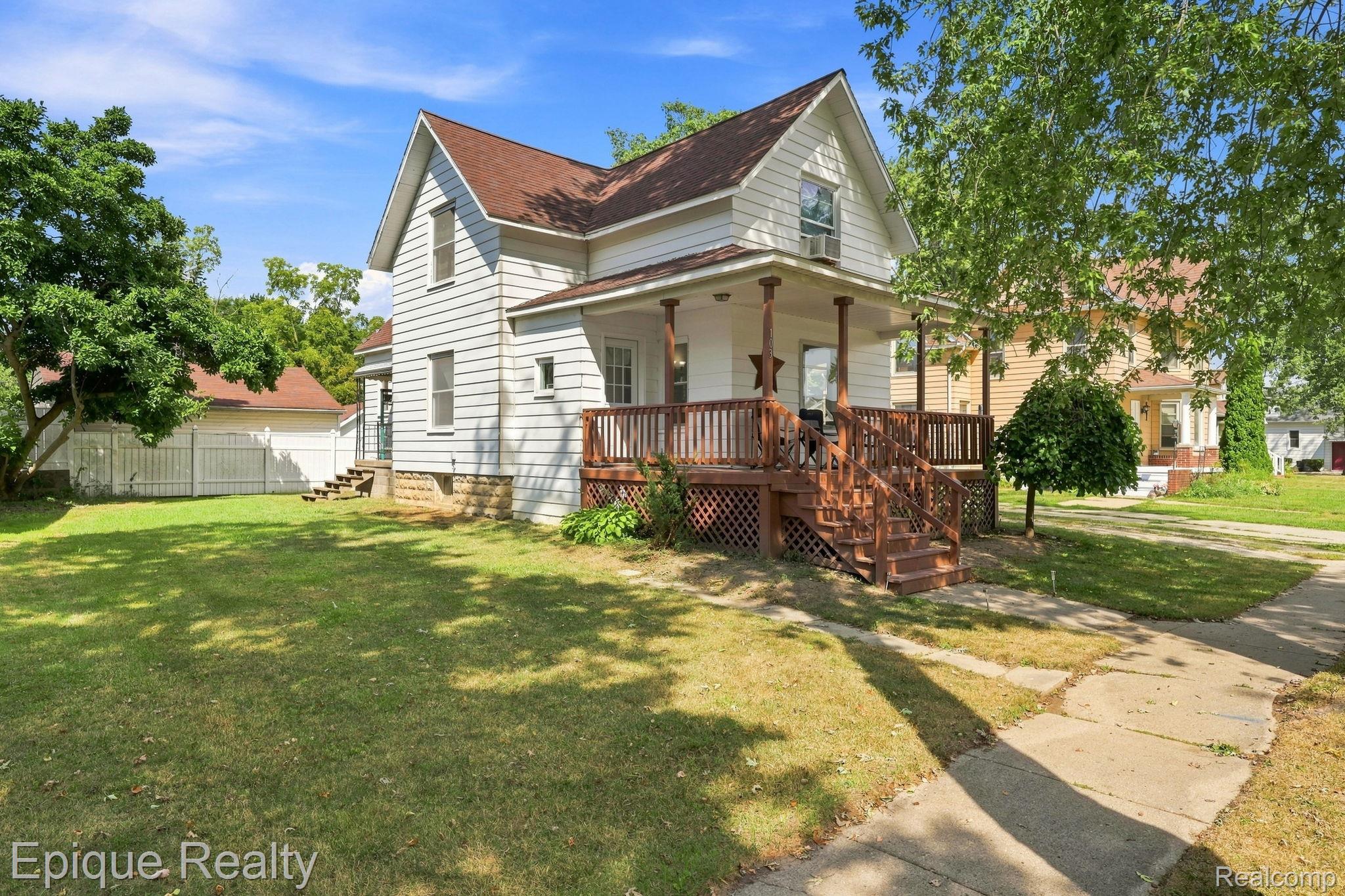 103 N Neeper Street Property Photo 2