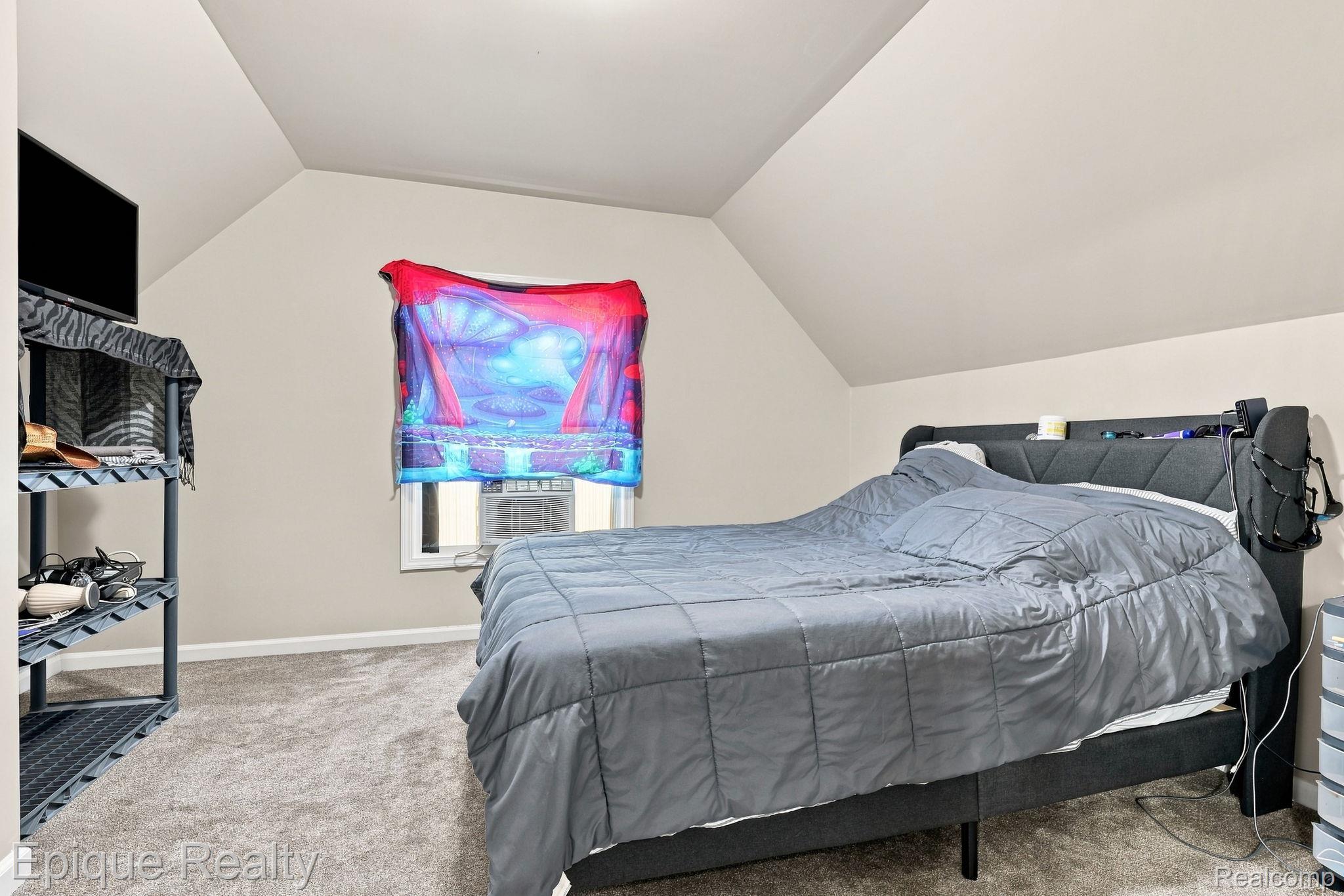 103 N Neeper Street Property Photo 24