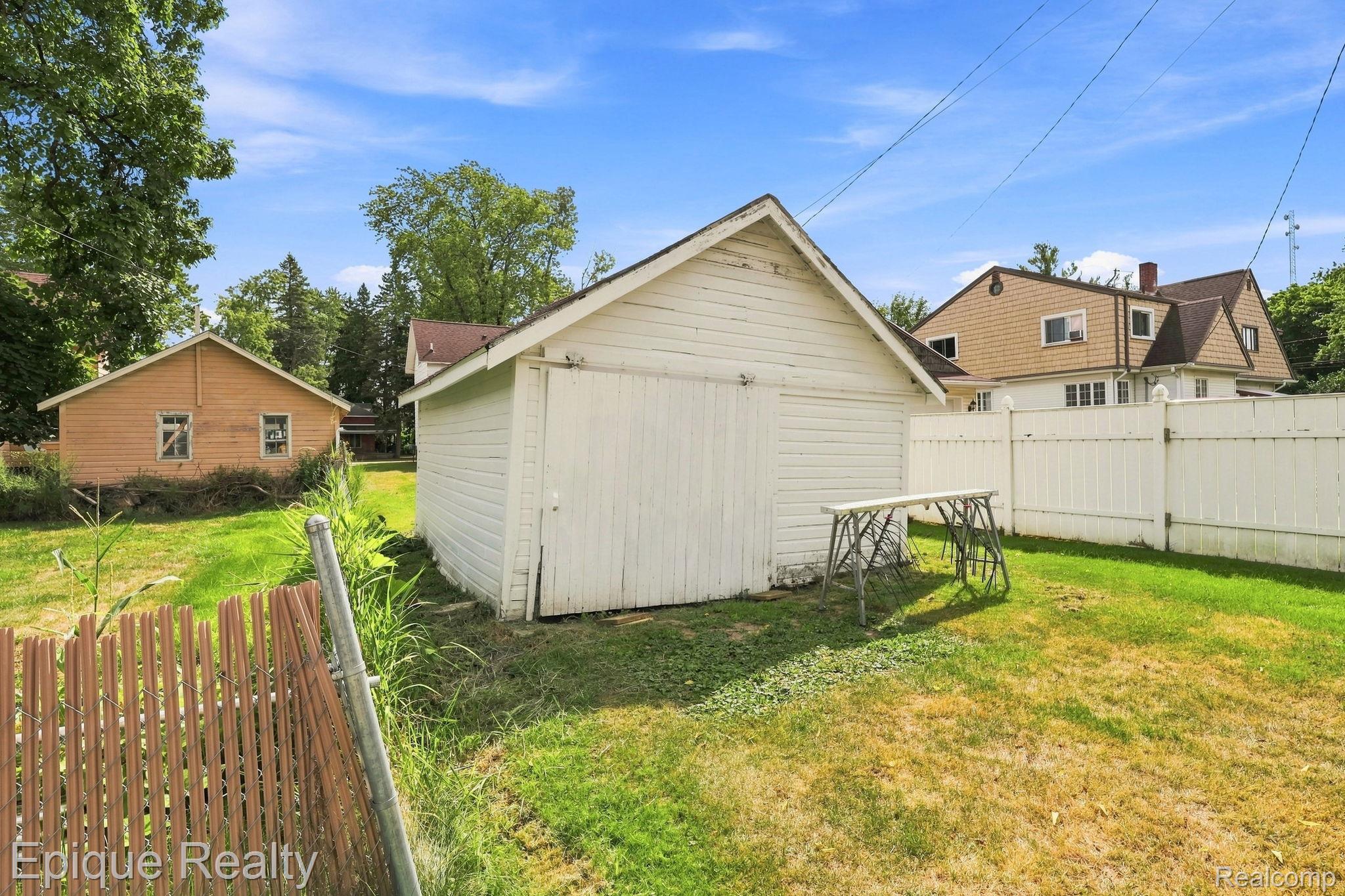 103 N Neeper Street Property Photo 27