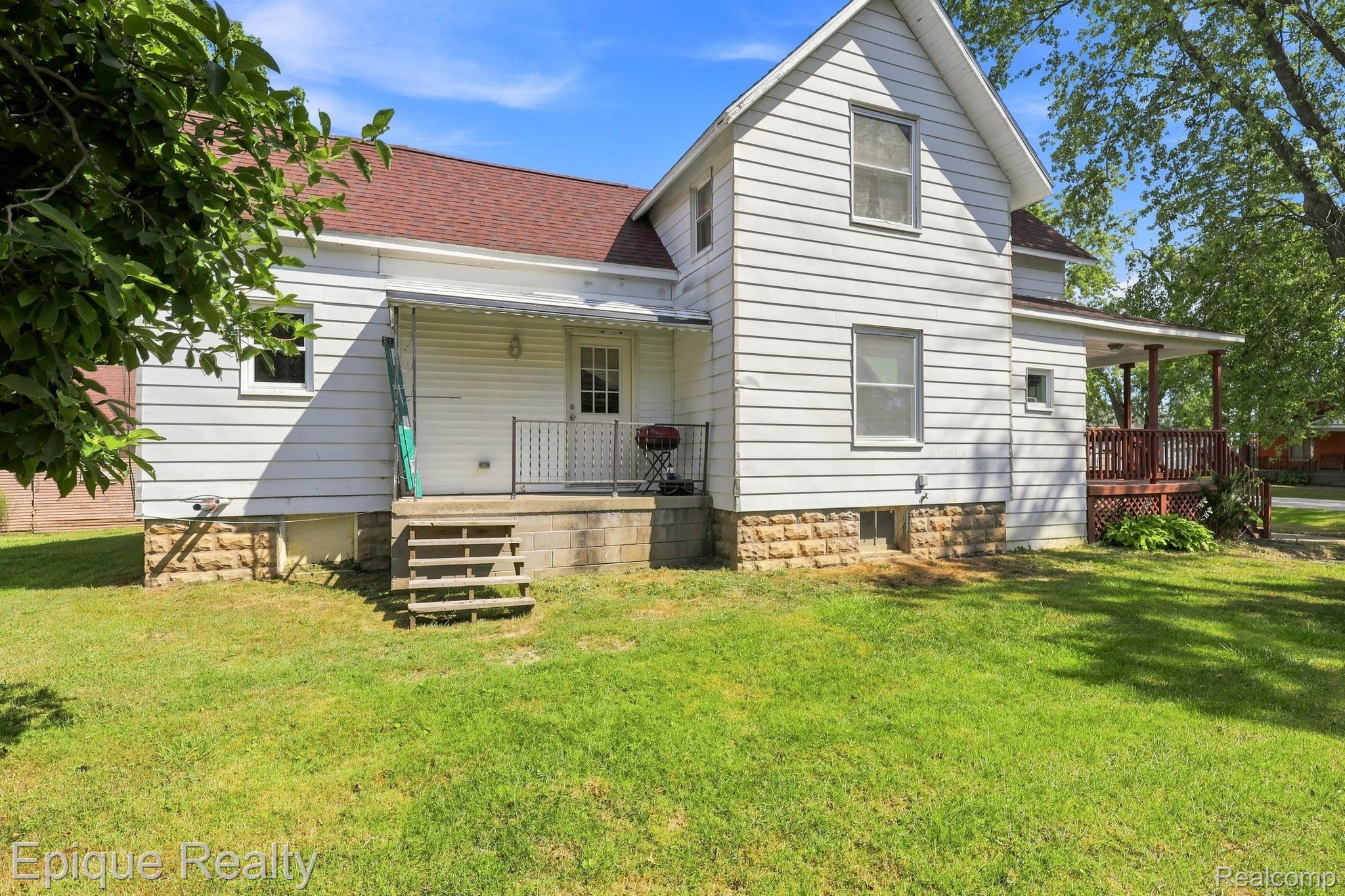 103 N Neeper Street Property Photo 29