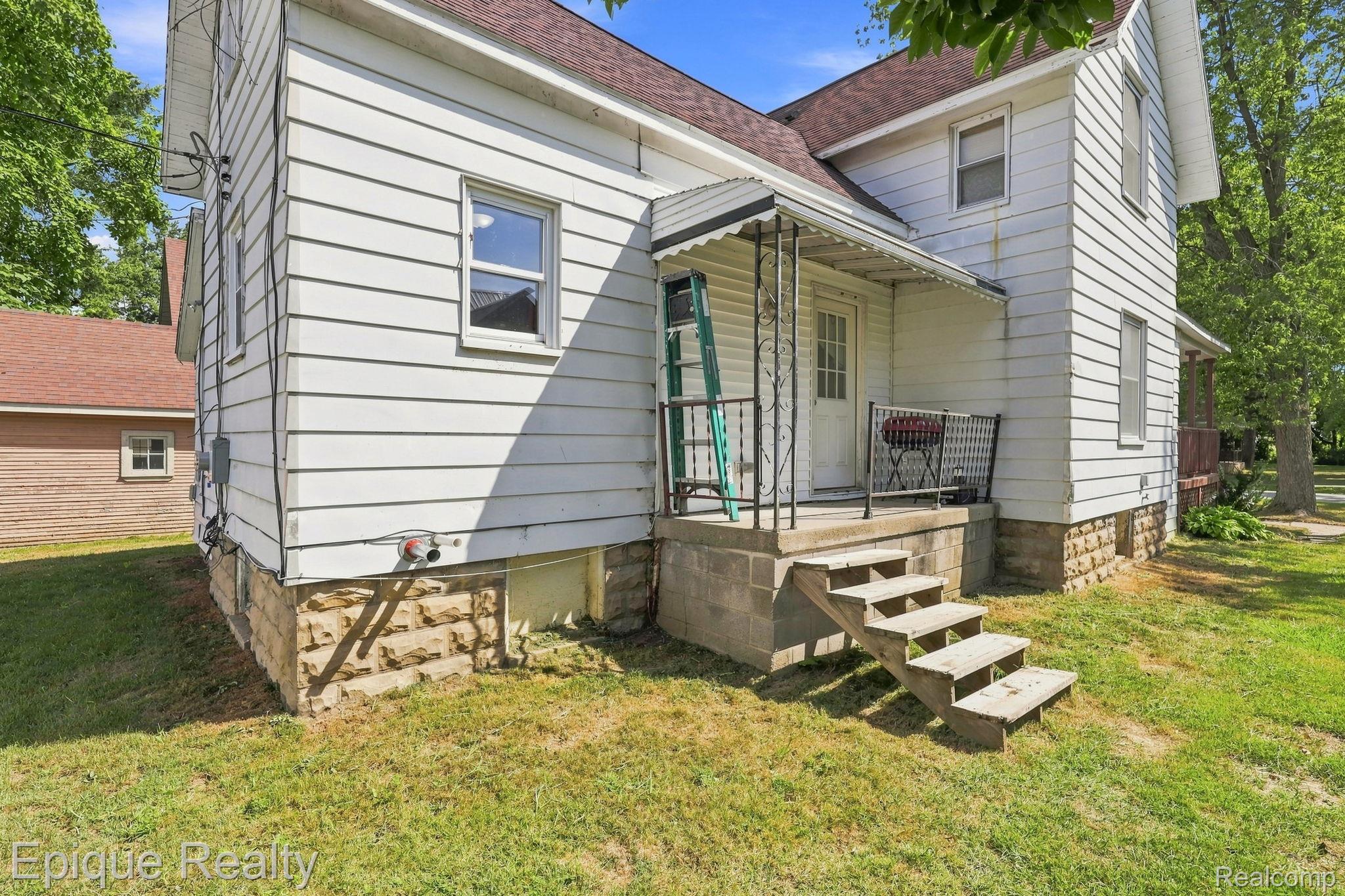 103 N Neeper Street Property Photo 30