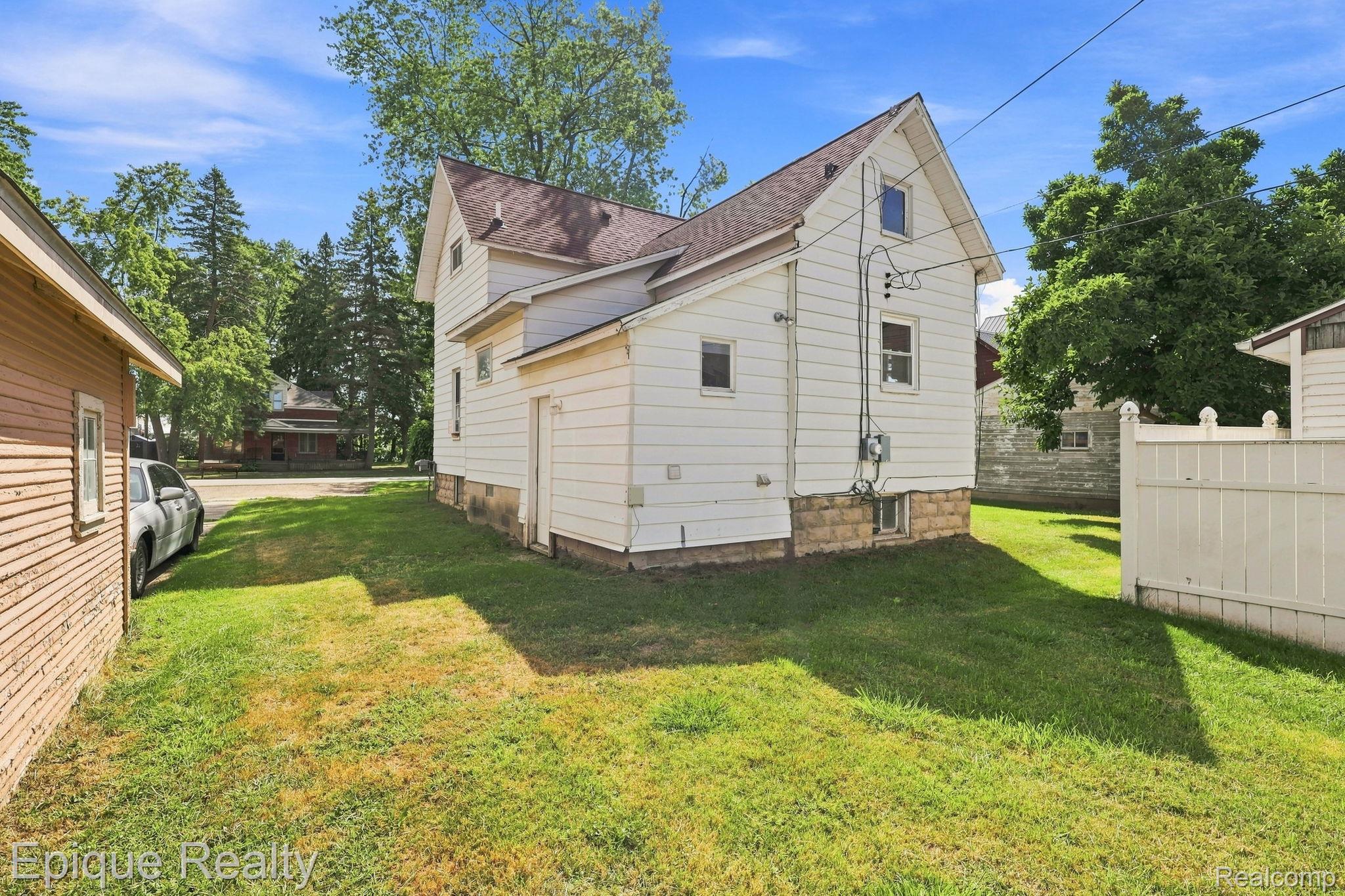 103 N Neeper Street Property Photo 31