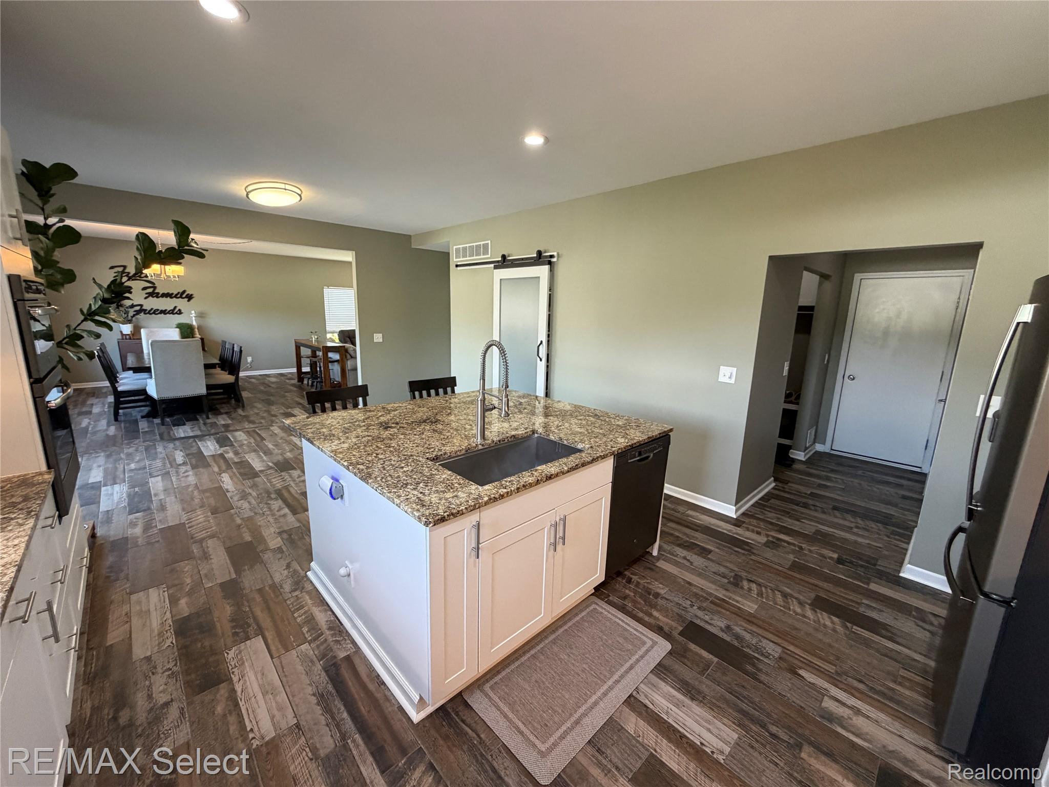 452 Lydia Lane Property Photo 5