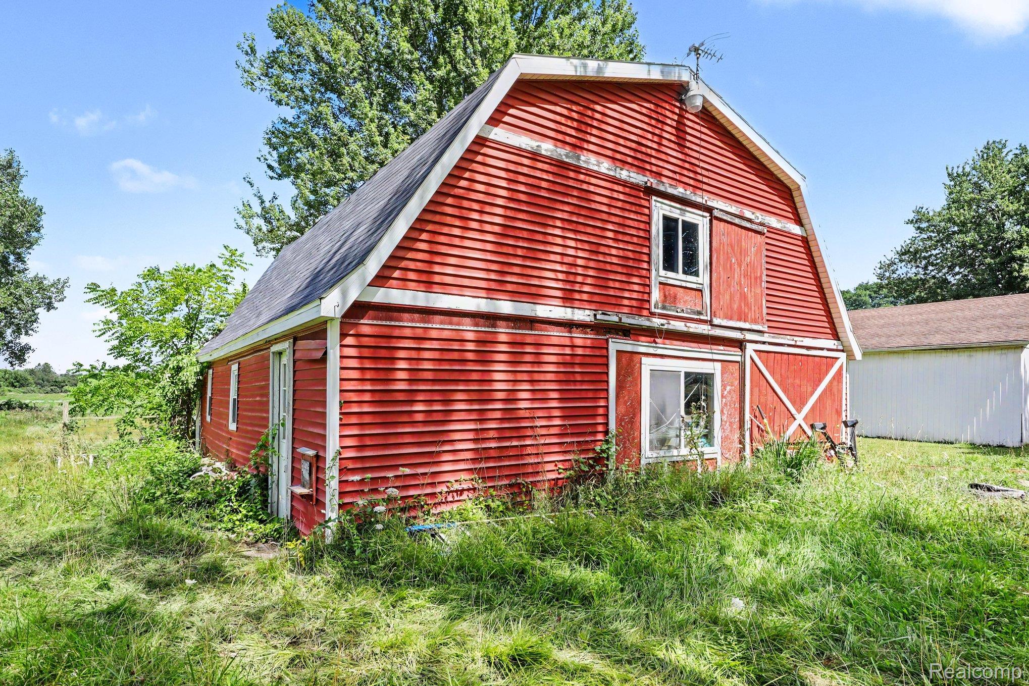6323 Hough Road Property Photo 3