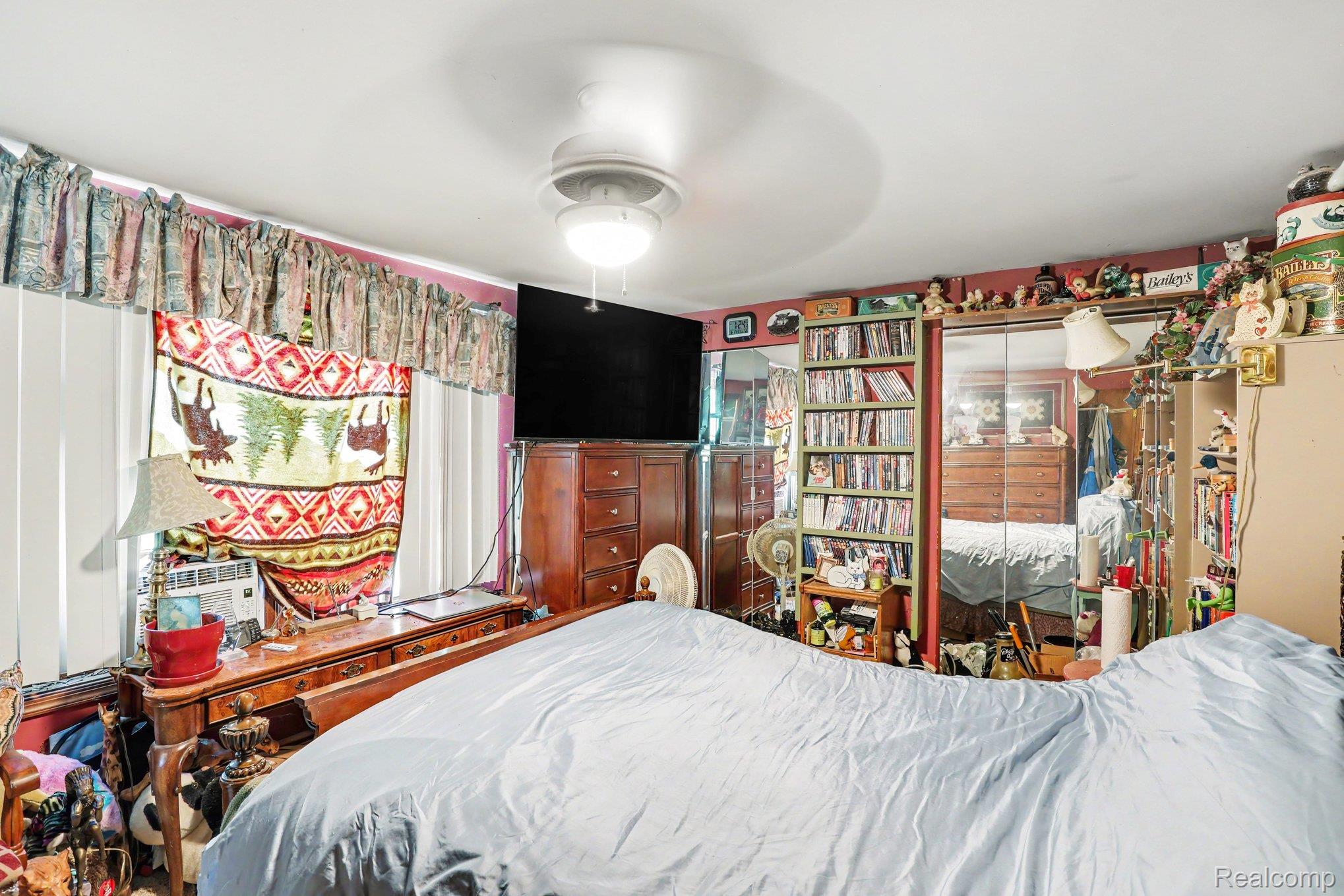 6323 Hough Road Property Photo 12