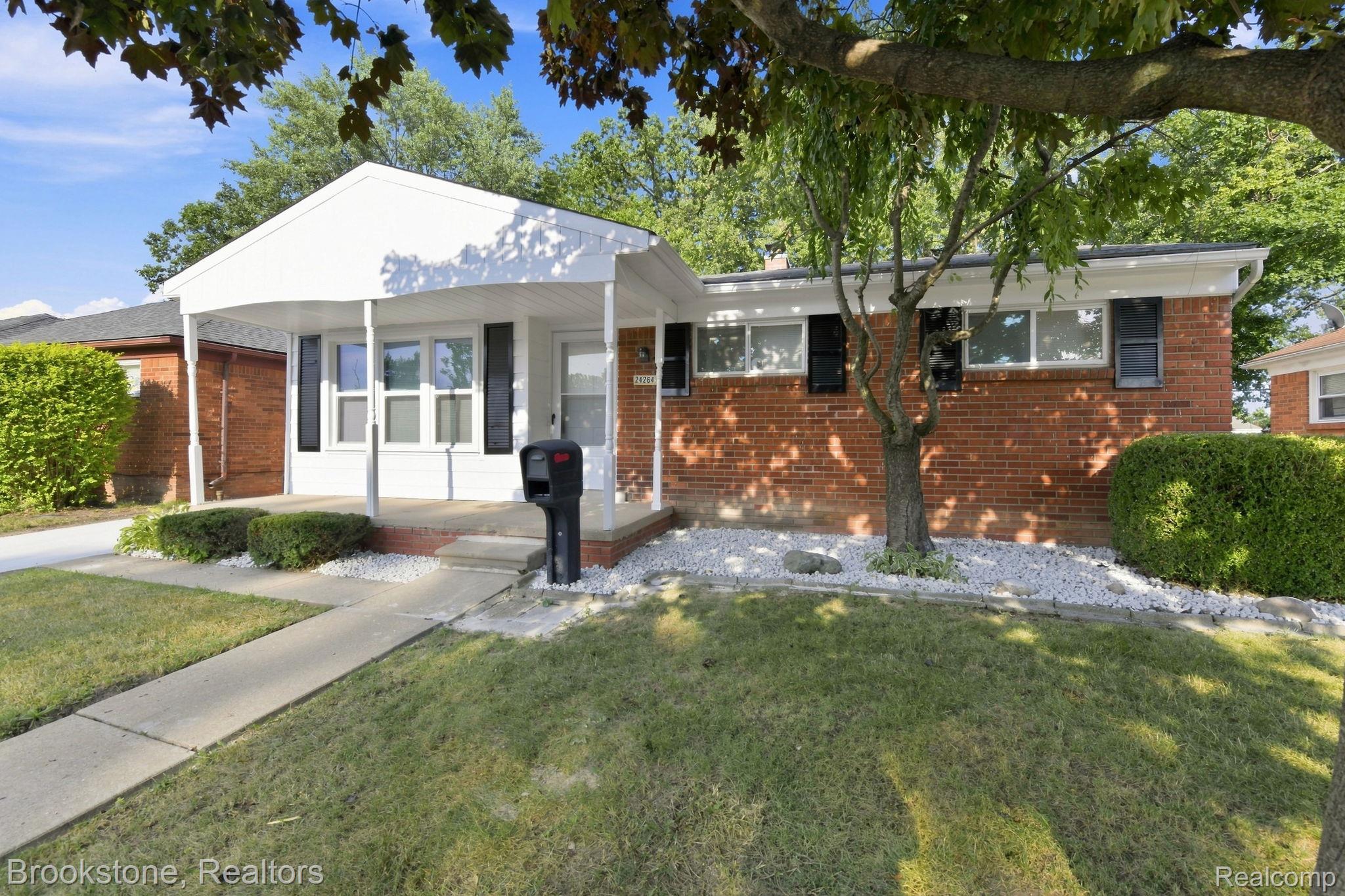 24264 Wilmot Avenue Property Photo 1
