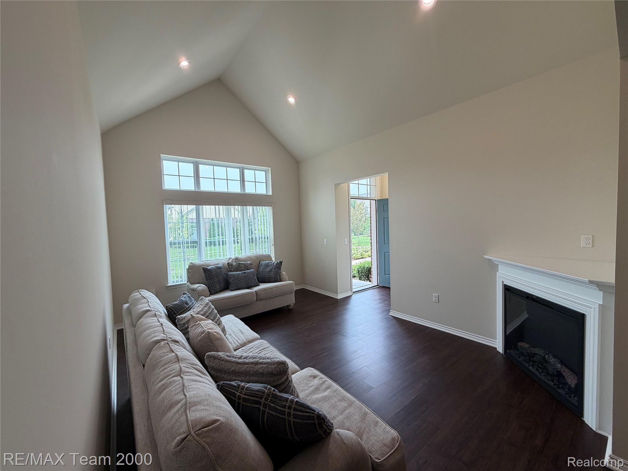 45702 Aragon Property Photo 6