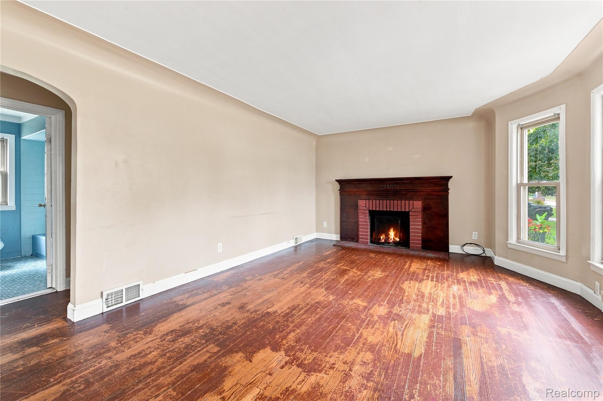 21927 Curie Avenue Property Photo 5