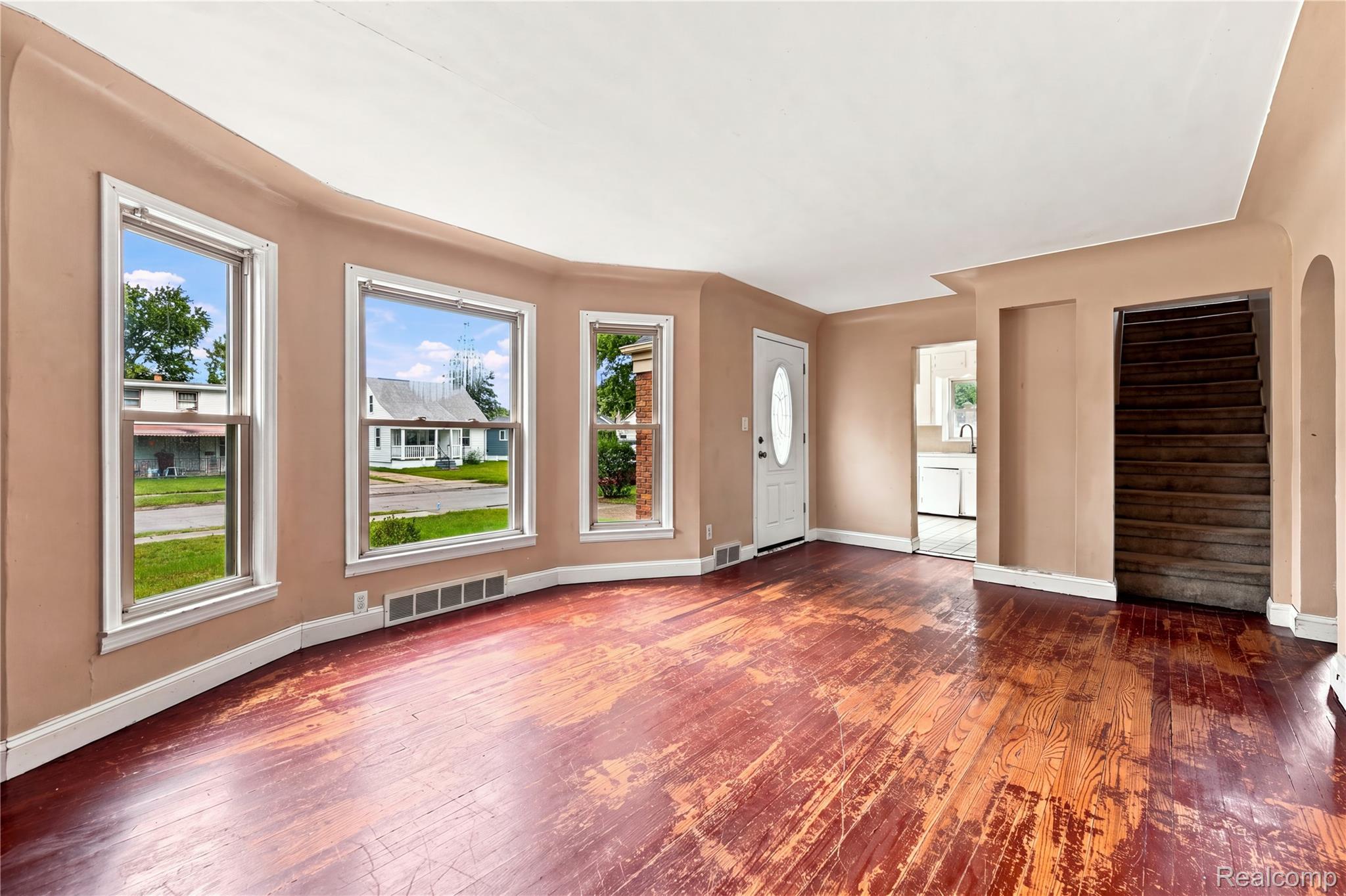 21927 Curie Avenue Property Photo 6