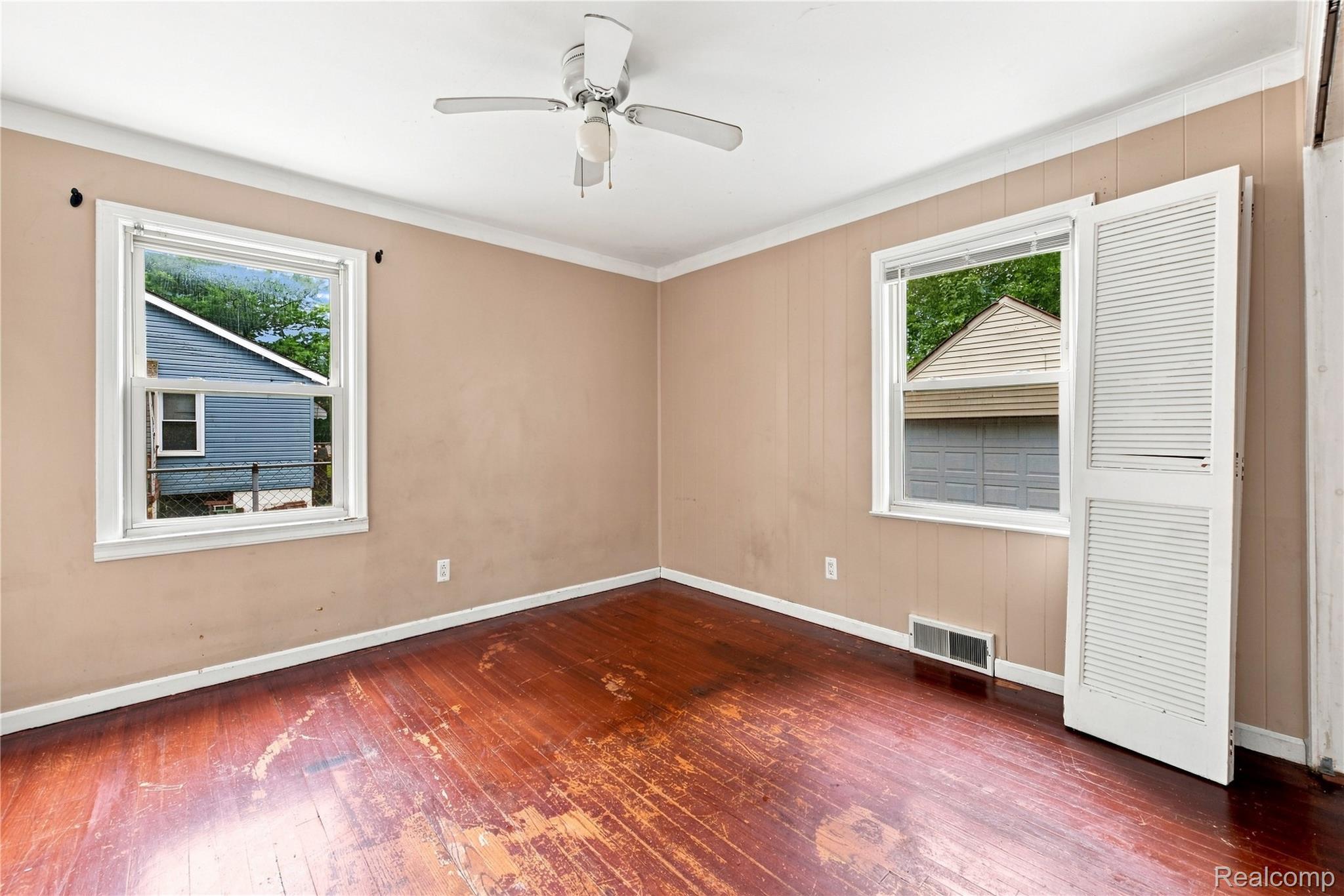 21927 Curie Avenue Property Photo 11