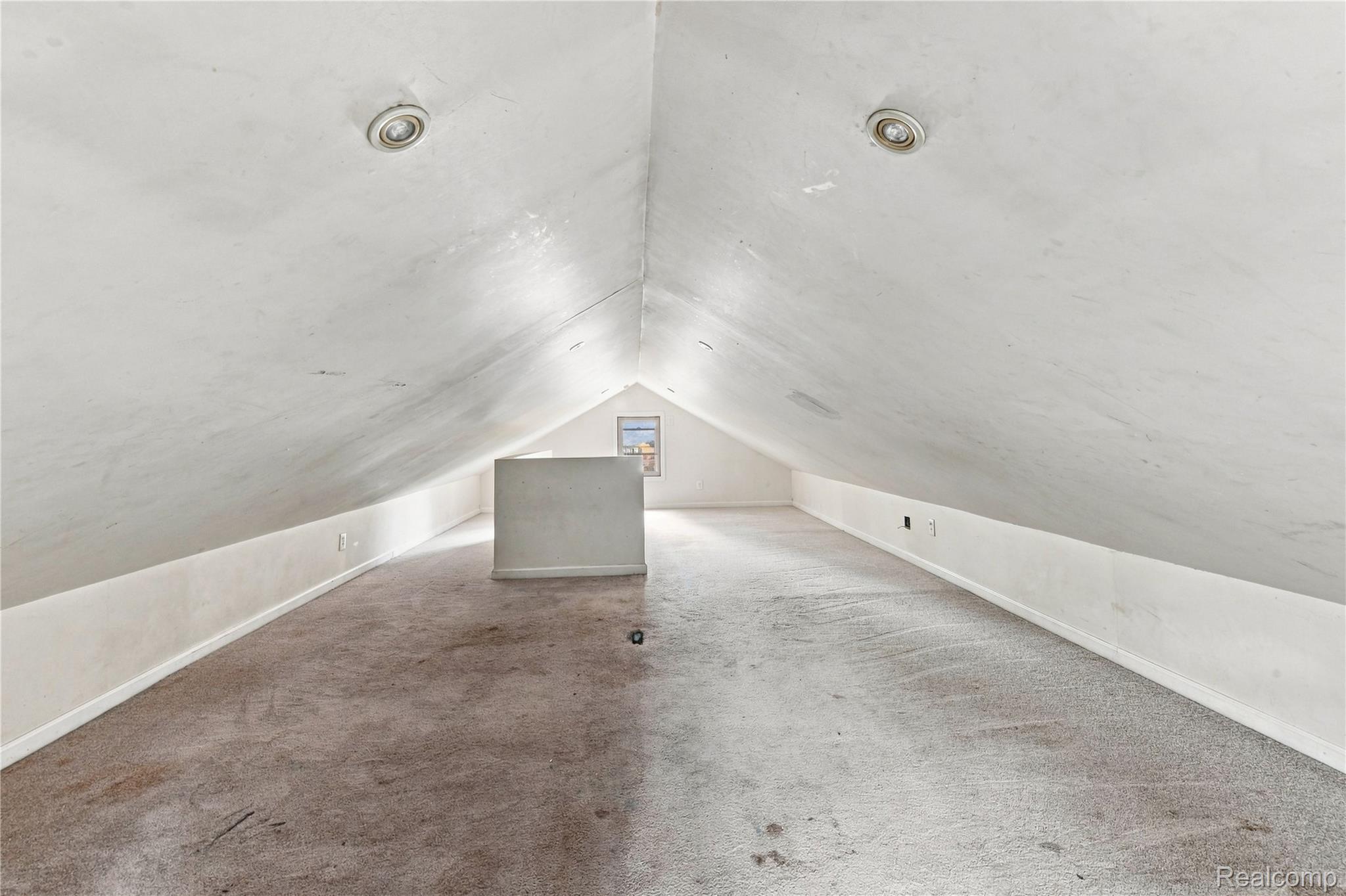 21927 Curie Avenue Property Photo 15