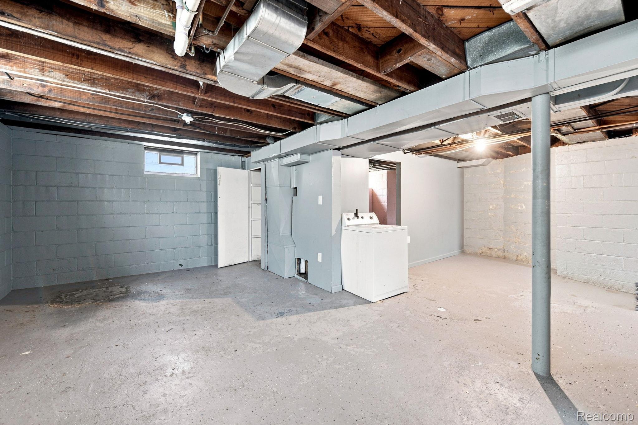 21927 Curie Avenue Property Photo 17