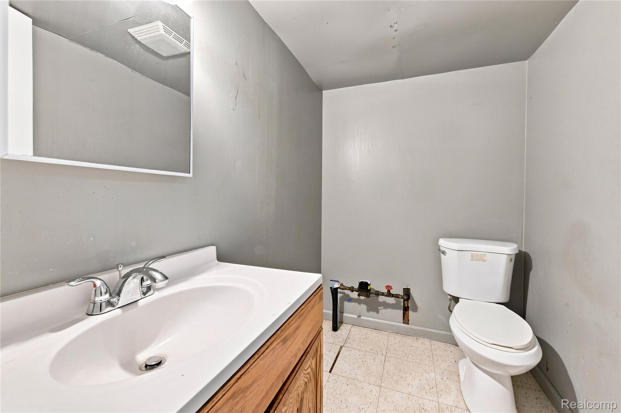21927 Curie Avenue Property Photo 20