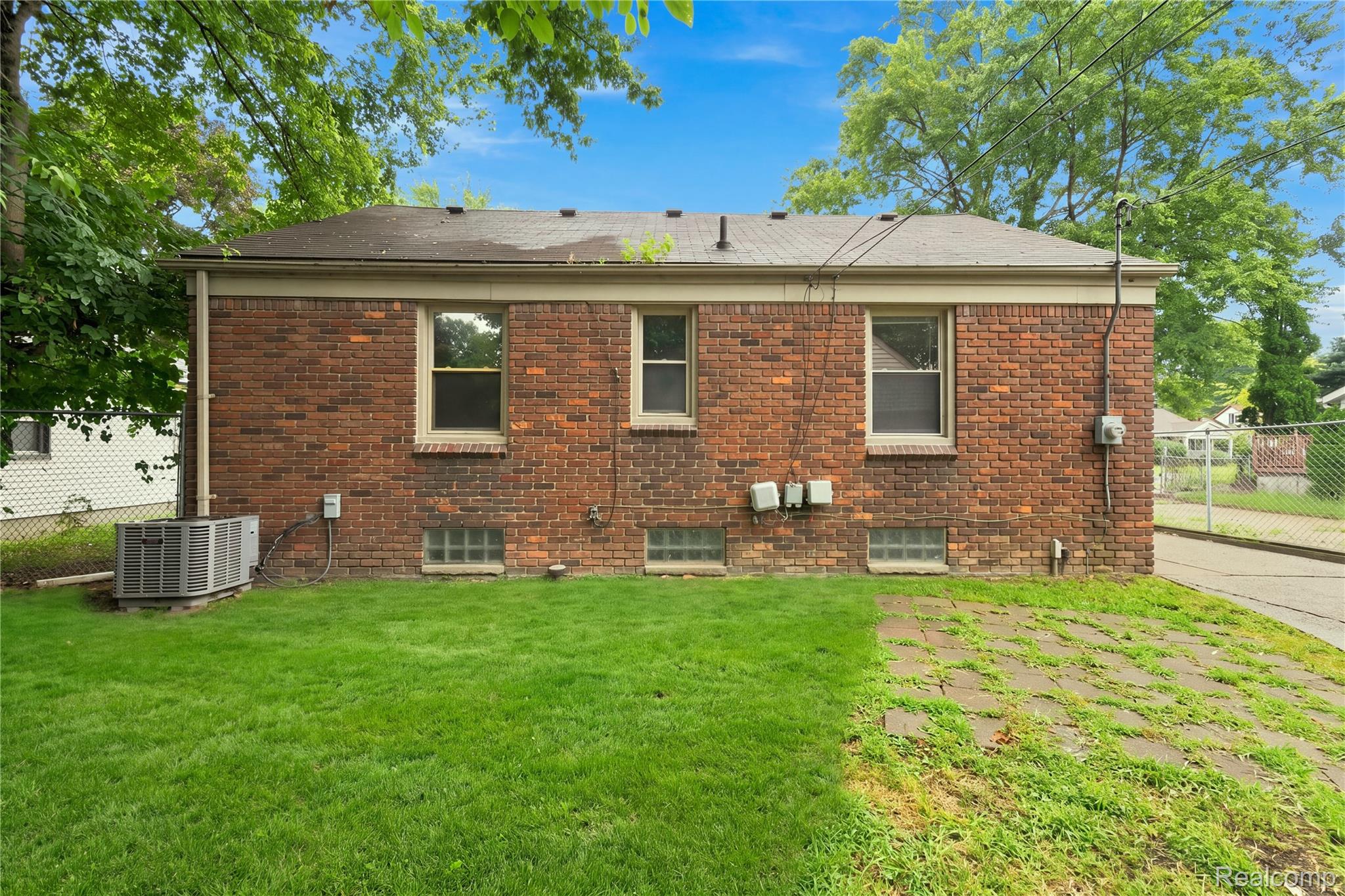21927 Curie Avenue Property Photo 24