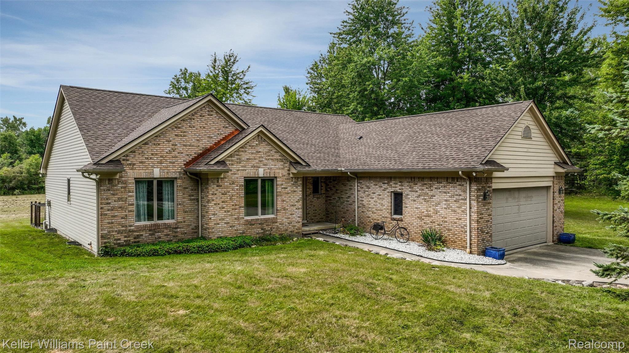 210 Mayfield Property Photo 3