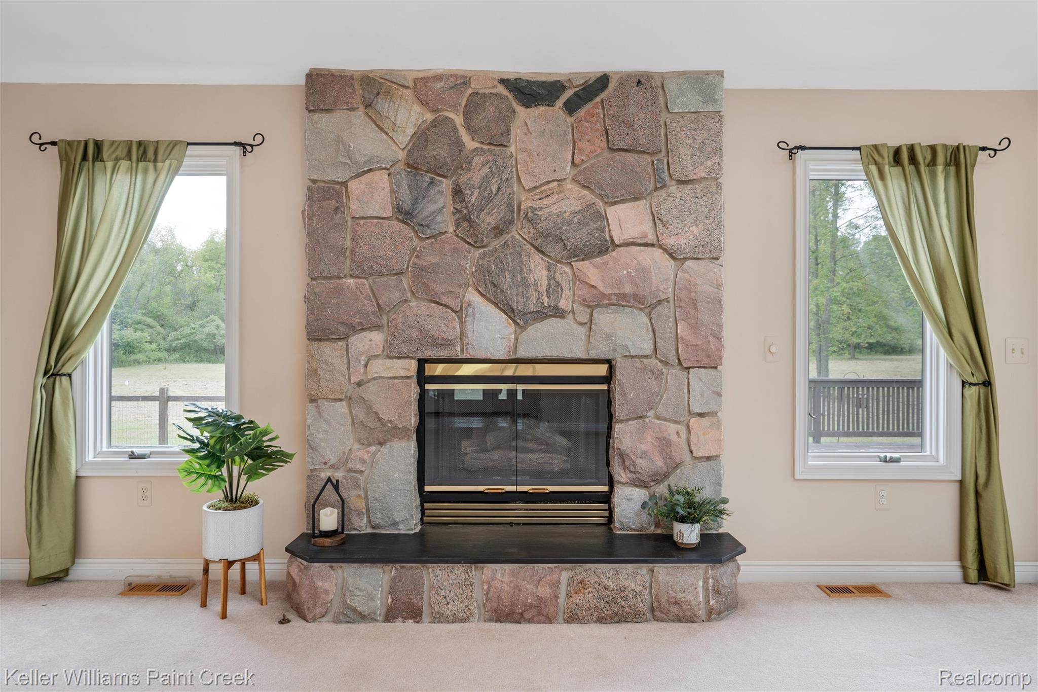210 Mayfield Property Photo 7