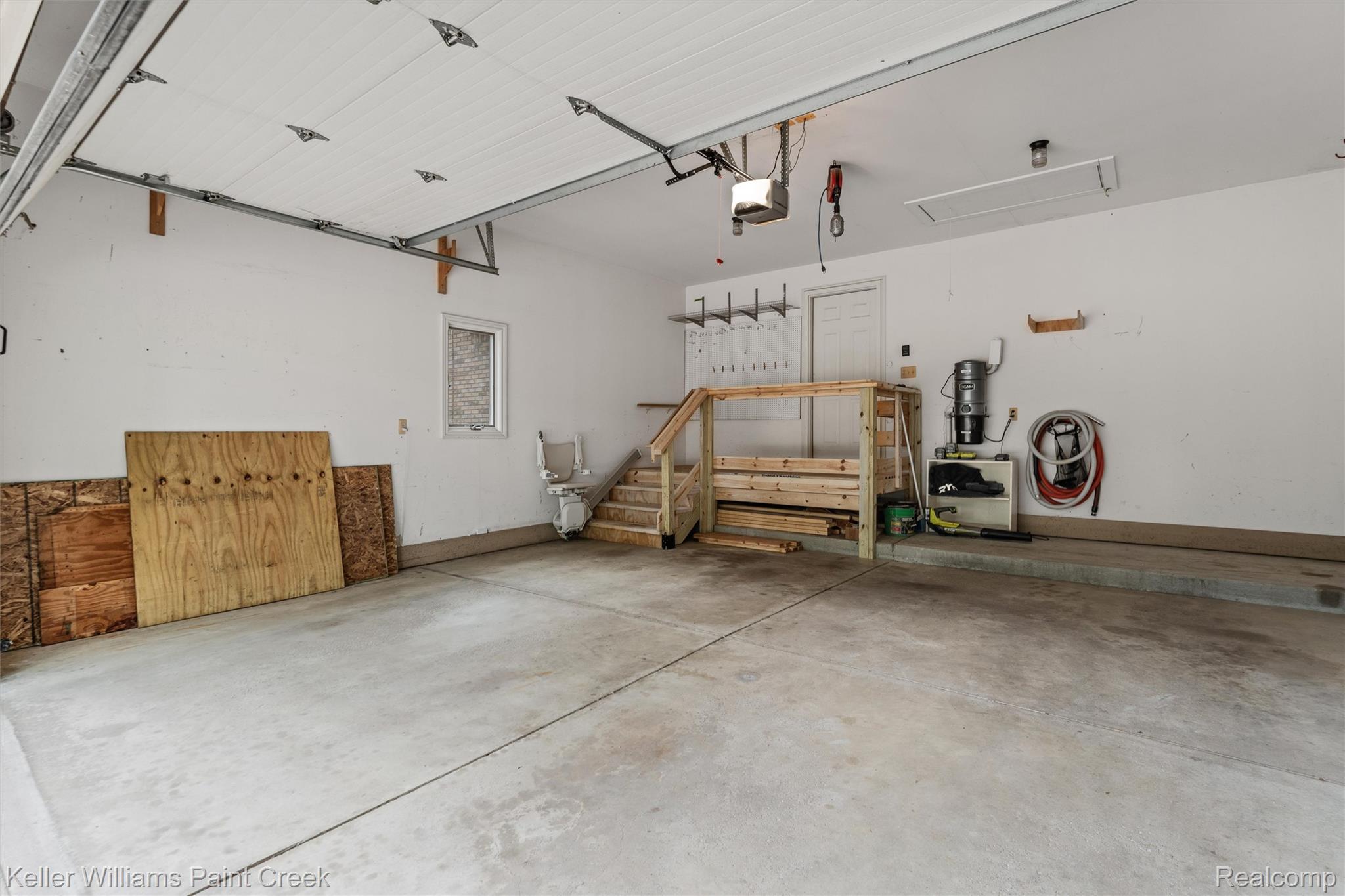 210 Mayfield Property Photo 32