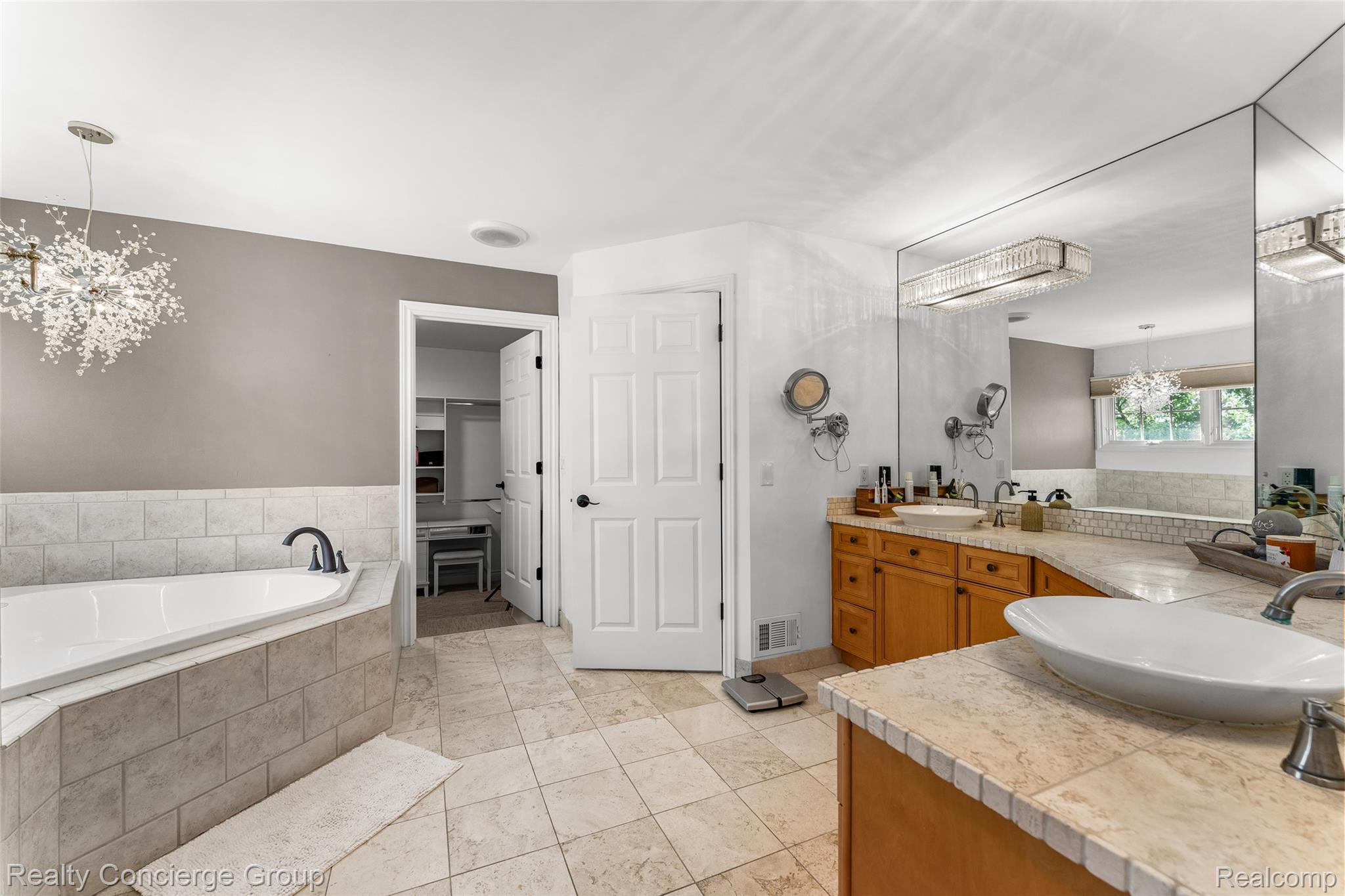 3199 Beach Lake Drive Property Photo 64