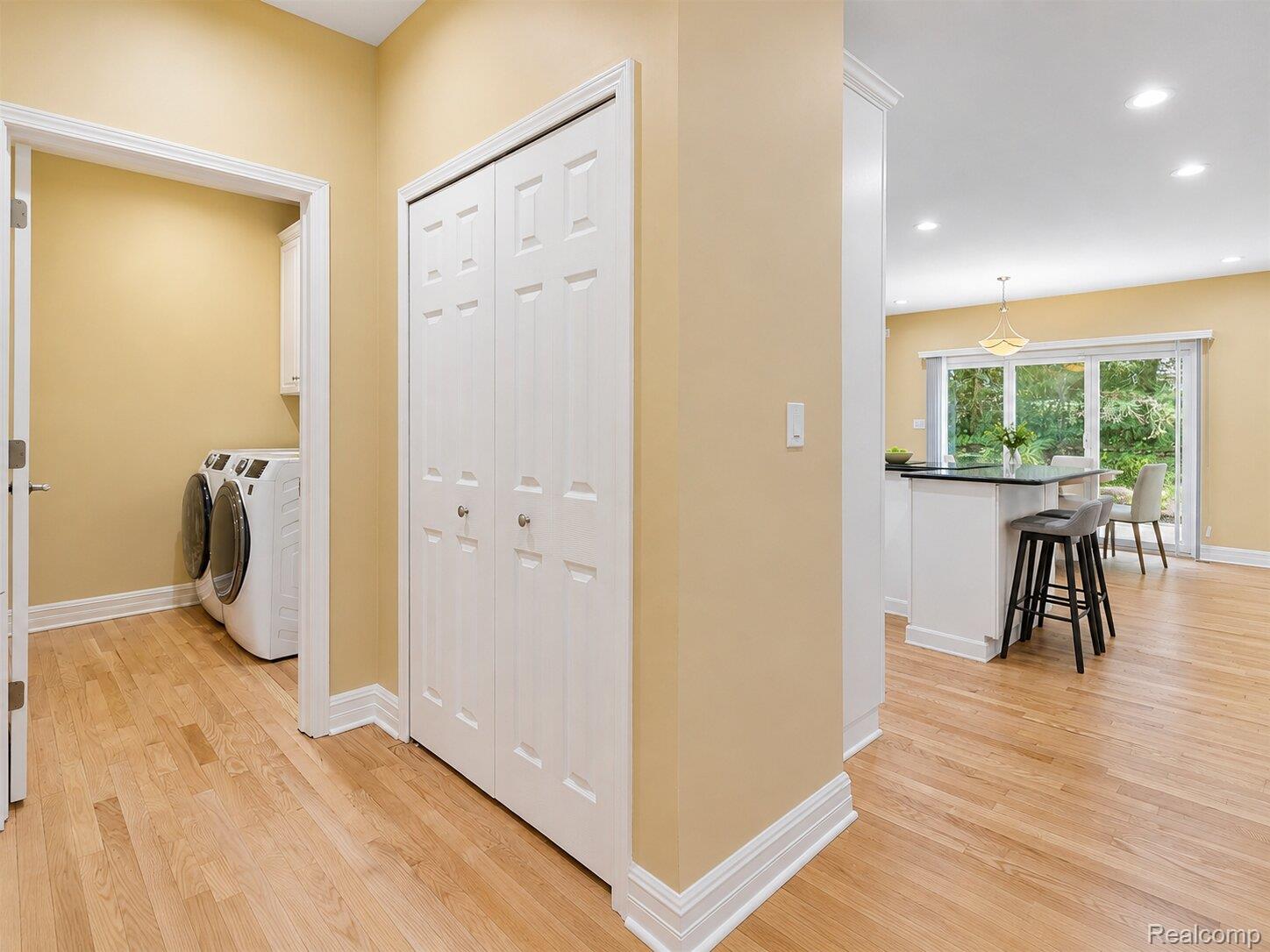5593 Warrenshire Drive Property Photo 13