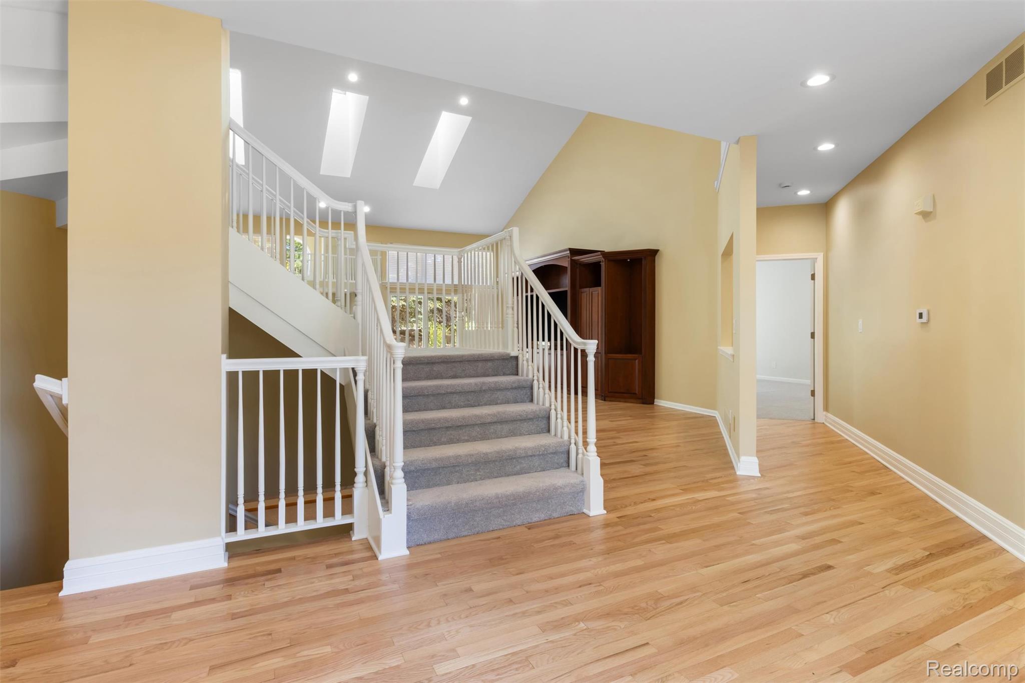 5593 Warrenshire Drive Property Photo 17