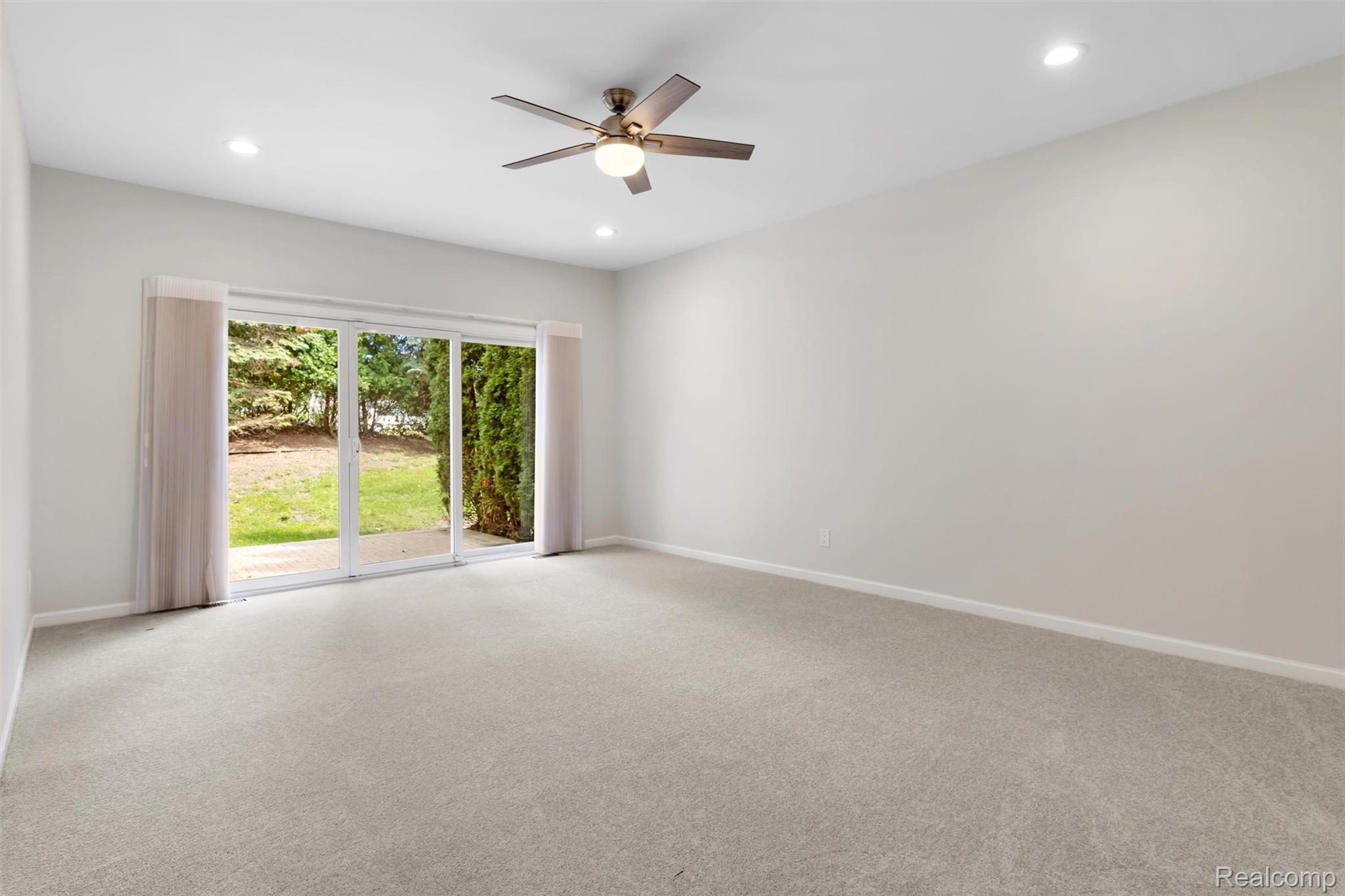 5593 Warrenshire Drive Property Photo 18