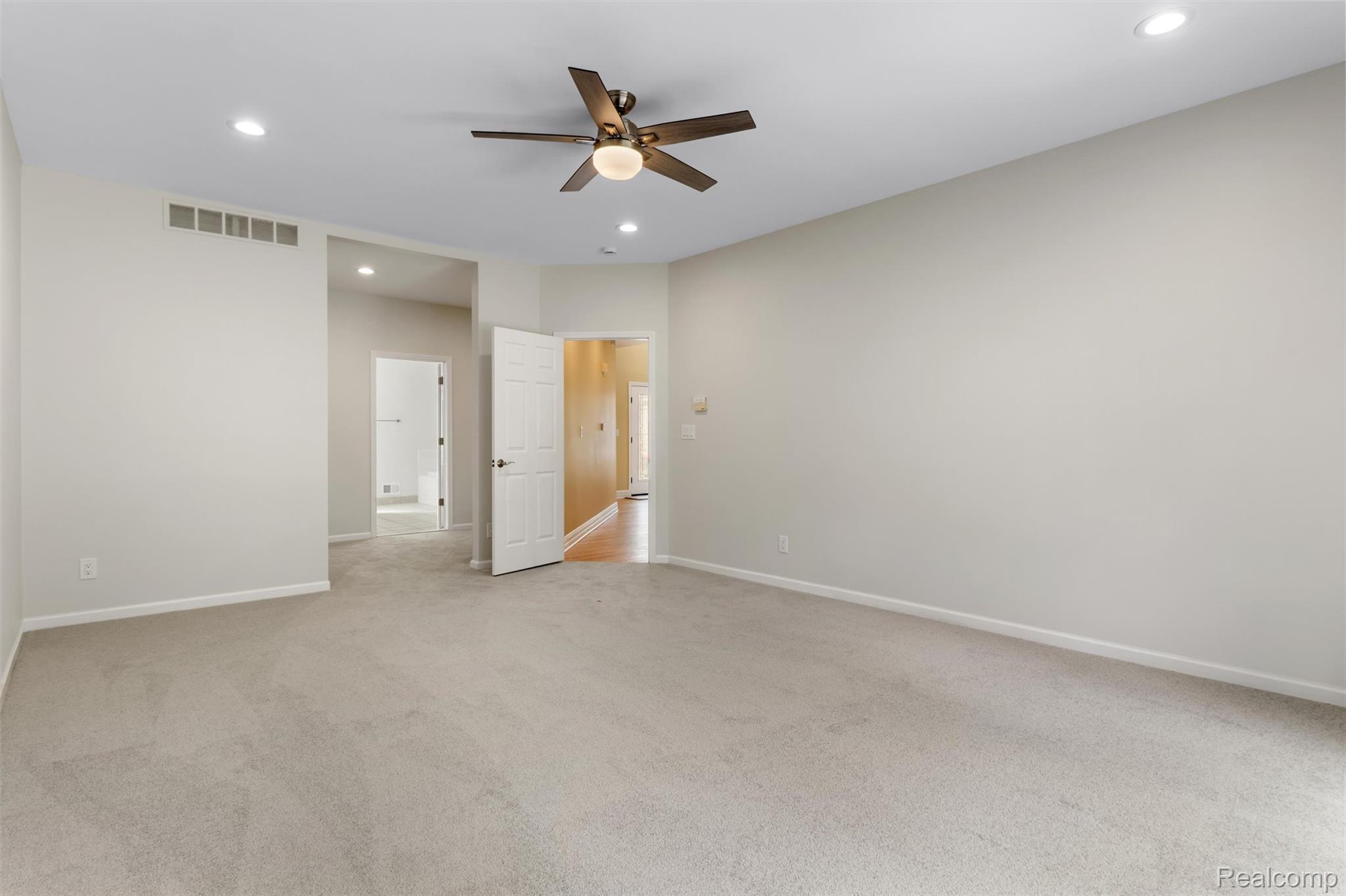 5593 Warrenshire Drive Property Photo 19