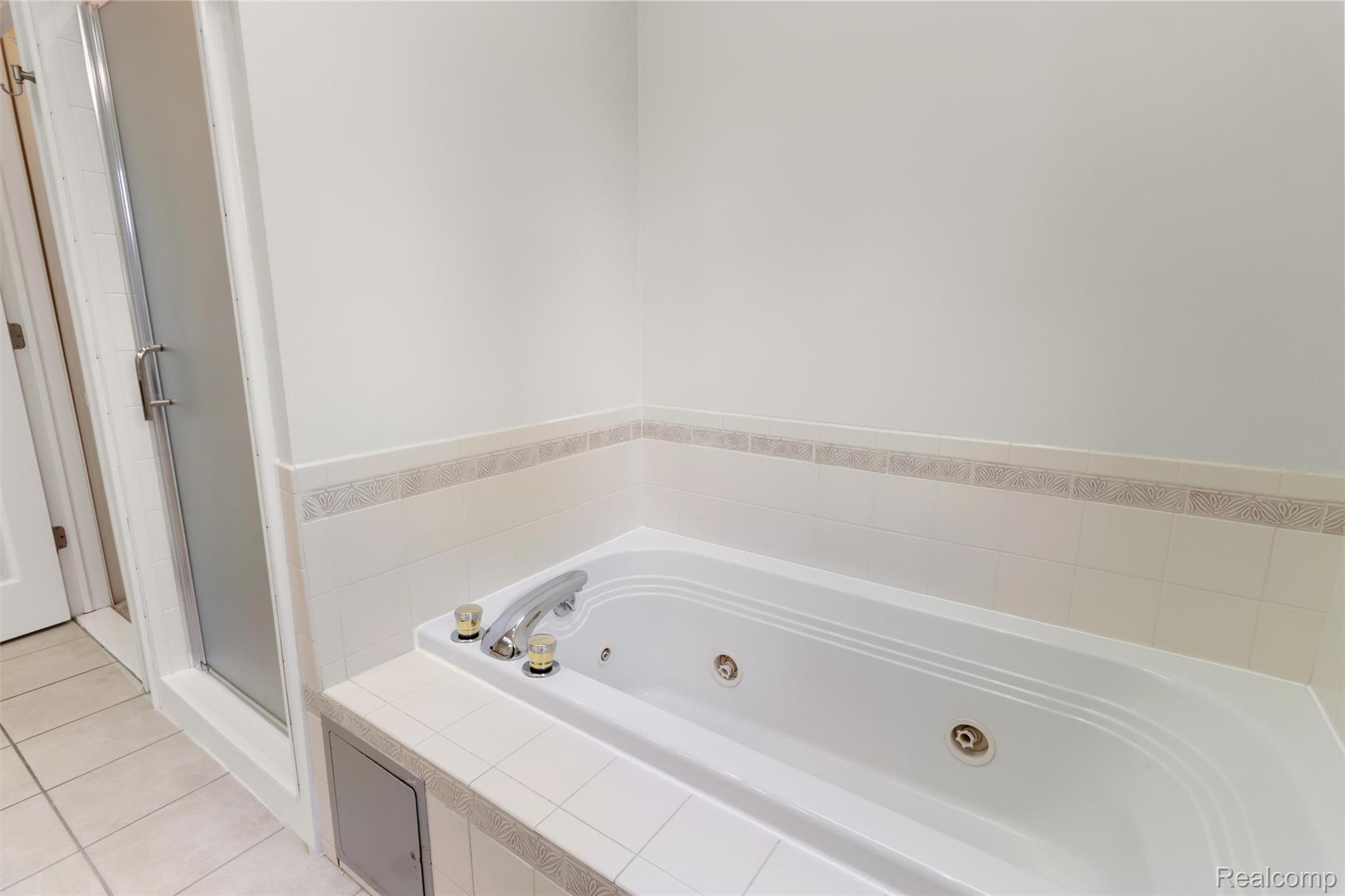 5593 Warrenshire Drive Property Photo 35