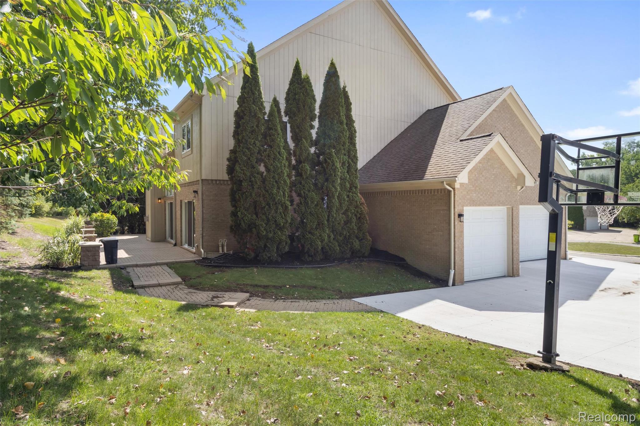 5593 Warrenshire Drive Property Photo 63