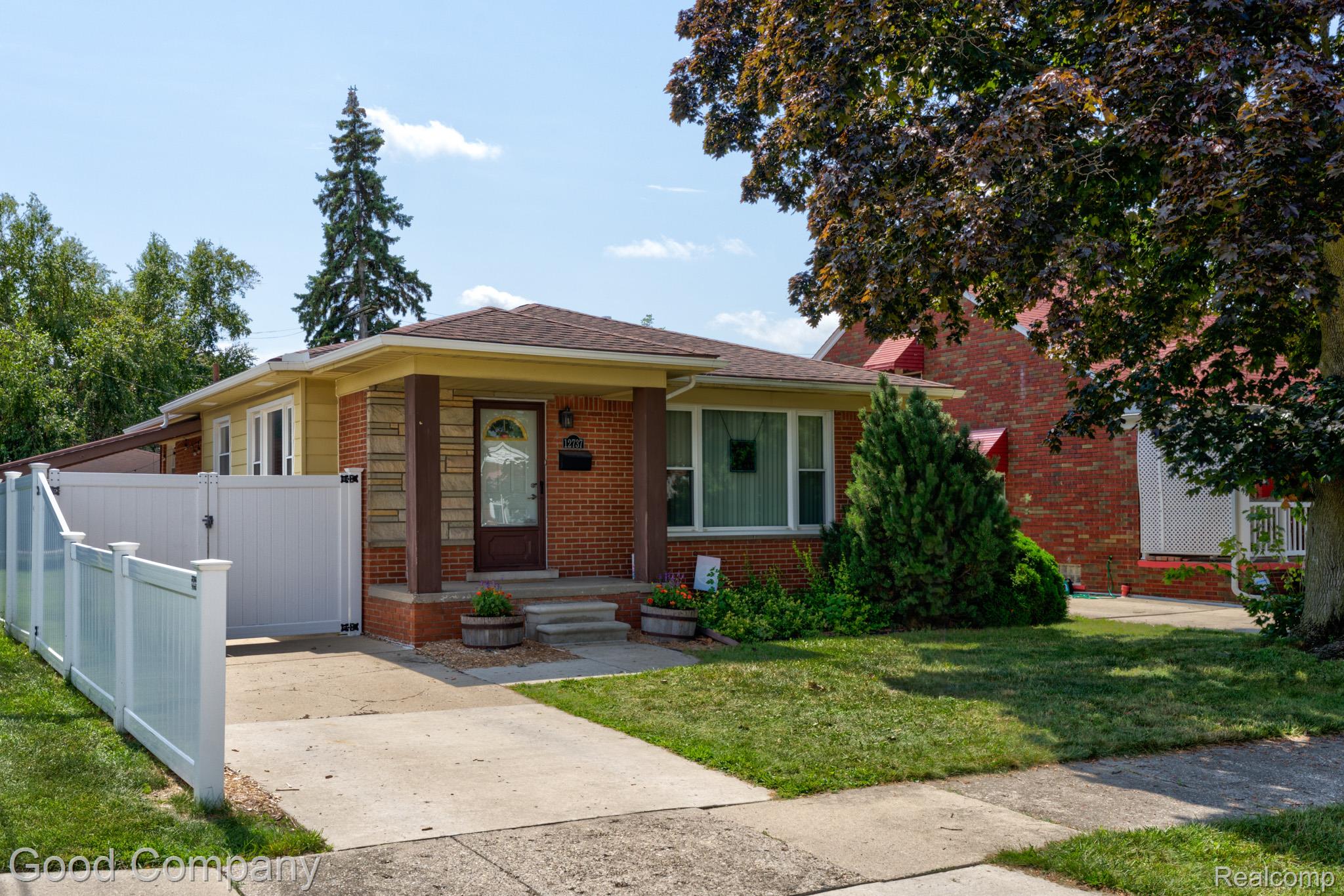 12737 Commonwealth Street Property Photo 1