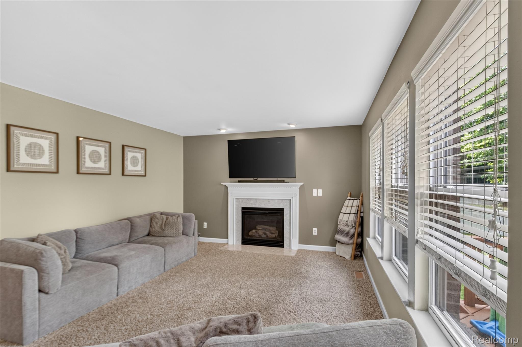 26830 Parkside Drive Property Photo 6