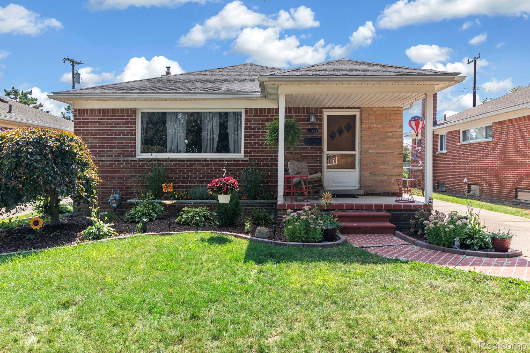 15253 Meyer Avenue Property Photo 1