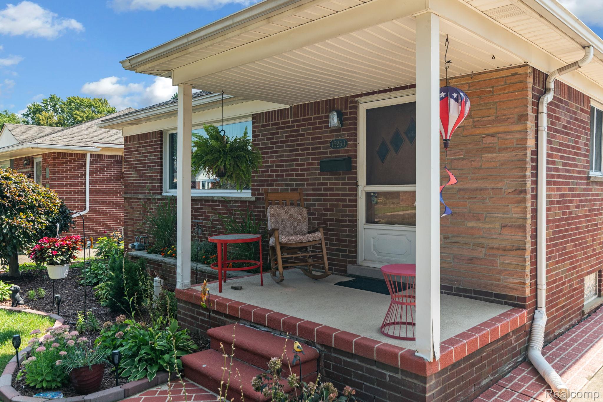 15253 Meyer Avenue Property Photo 3