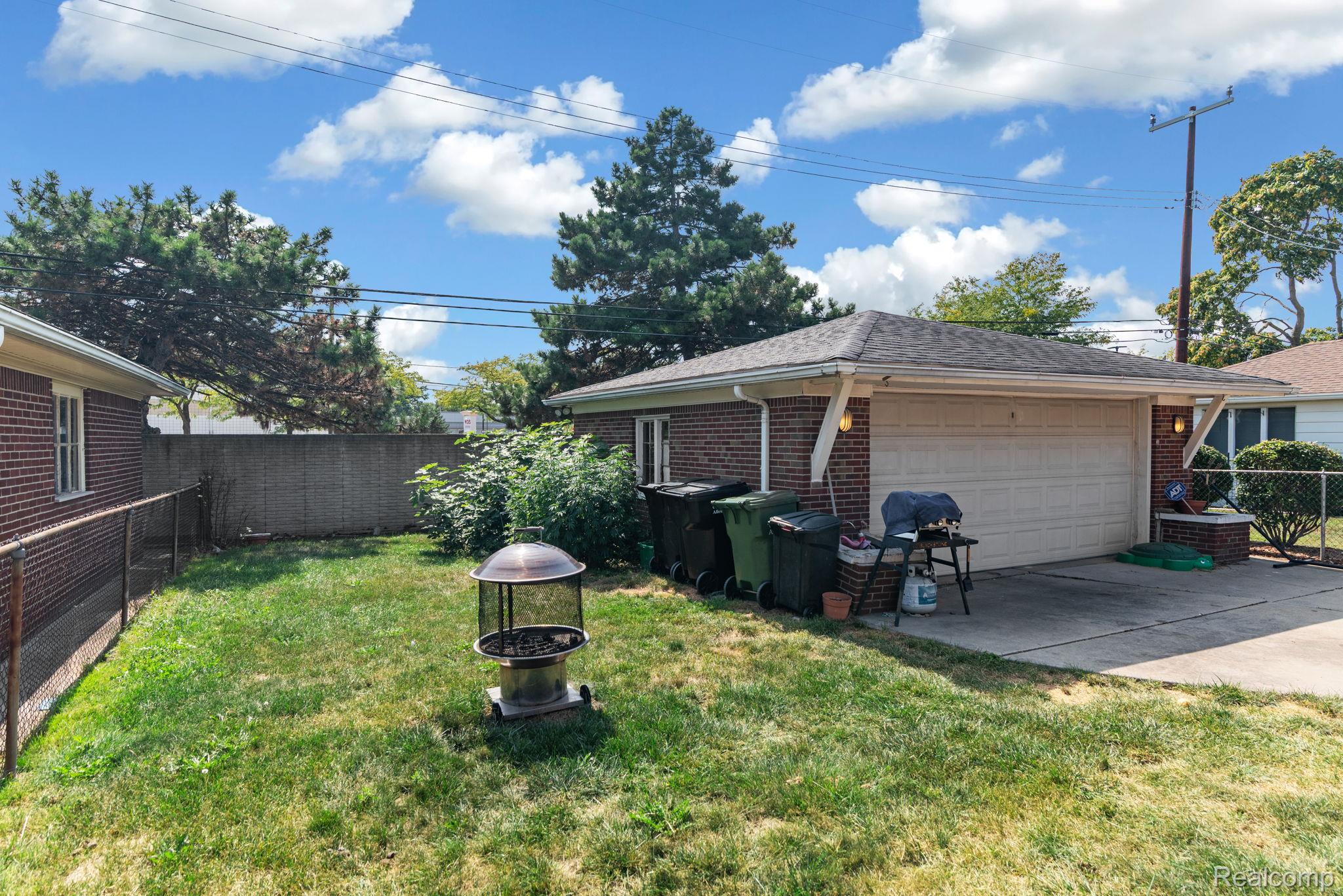 15253 Meyer Avenue Property Photo 20