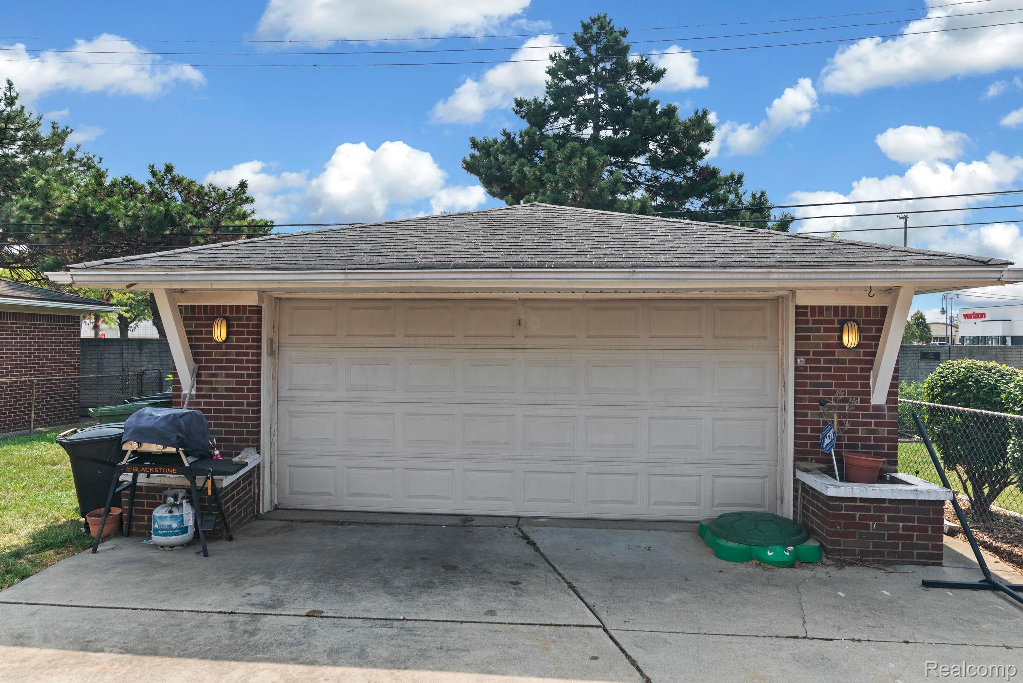 15253 Meyer Avenue Property Photo 21