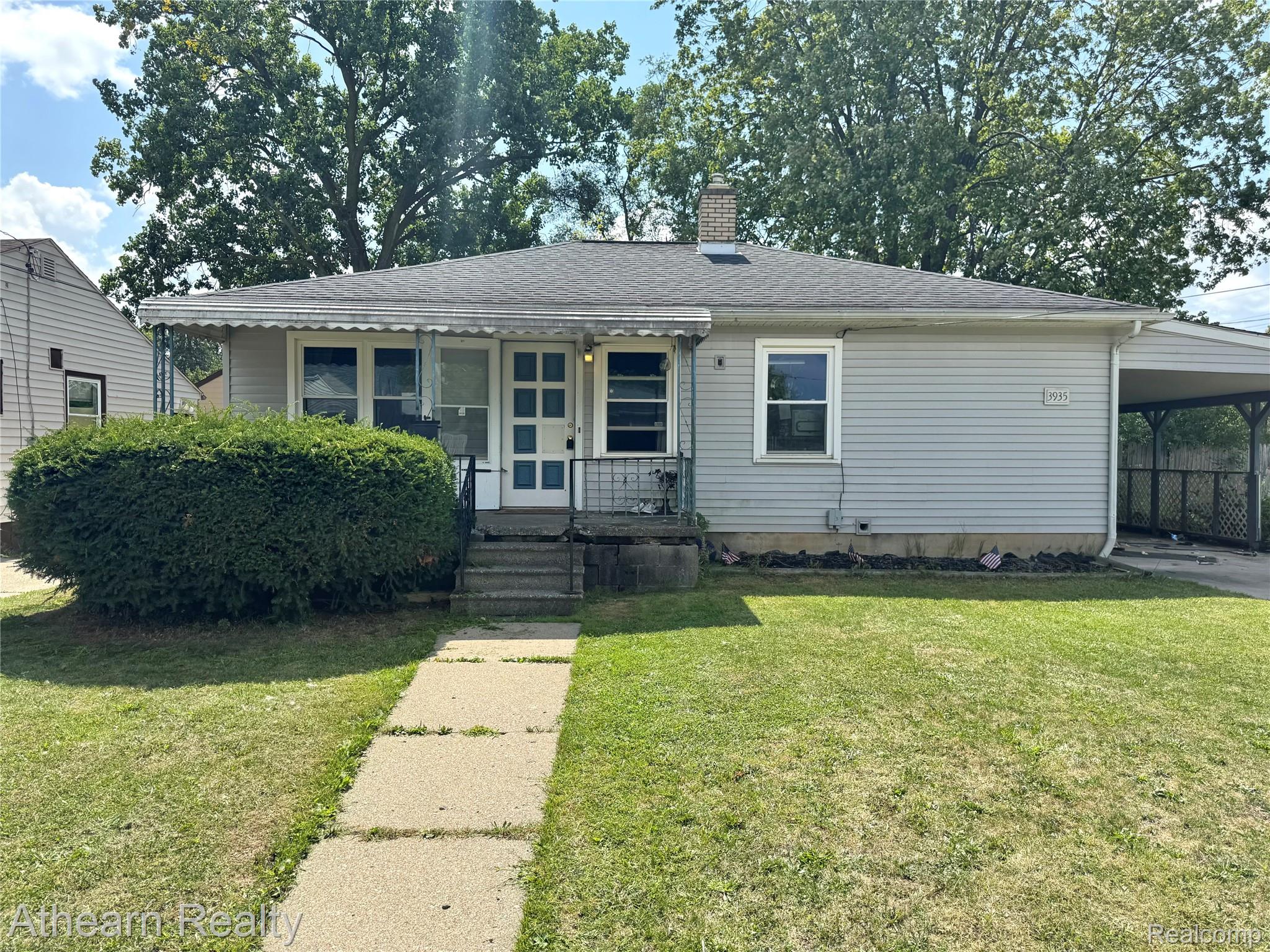 3935 Larchmont Street Property Photo 1