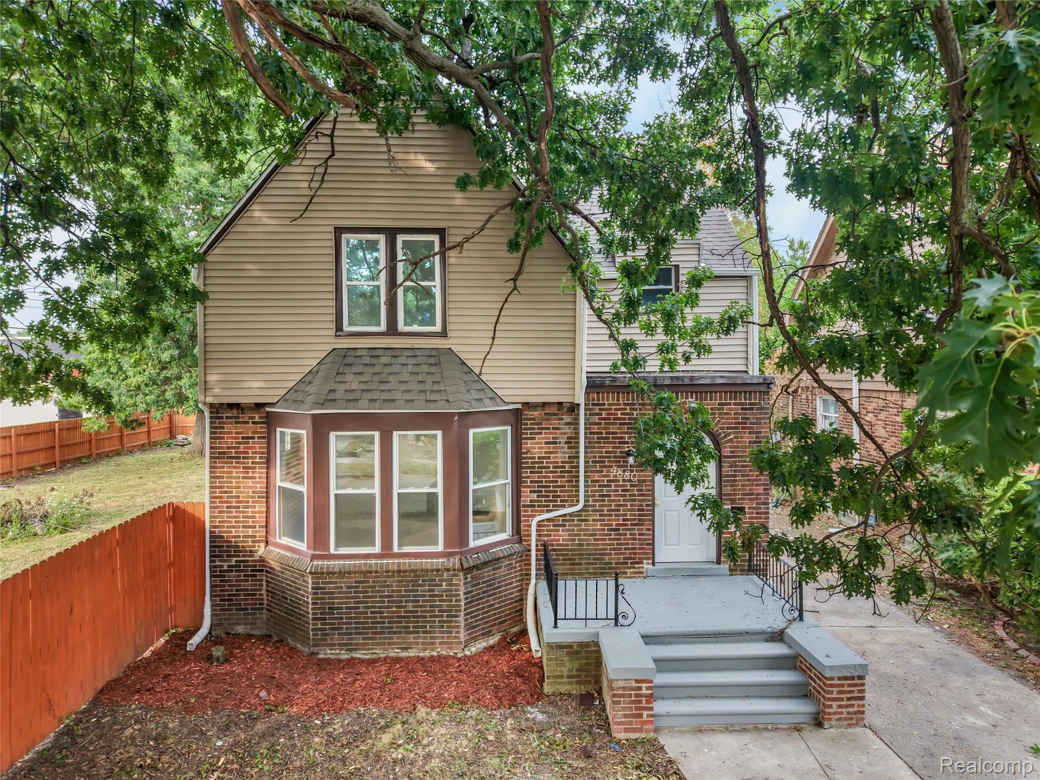 4880 Courville Street Property Photo 1