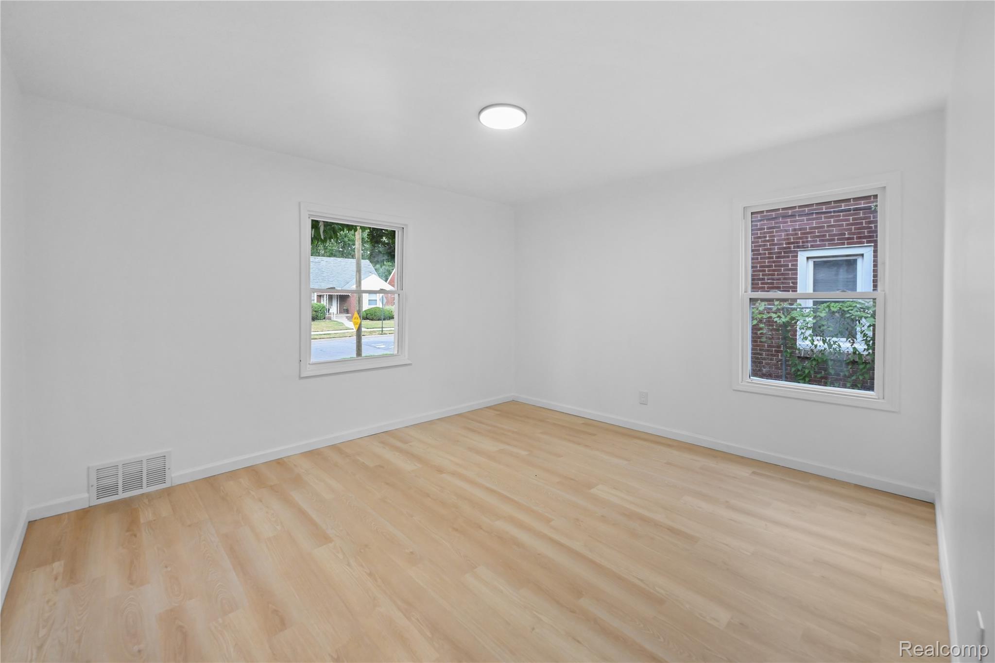 5961 Bluehill Street Property Photo 9