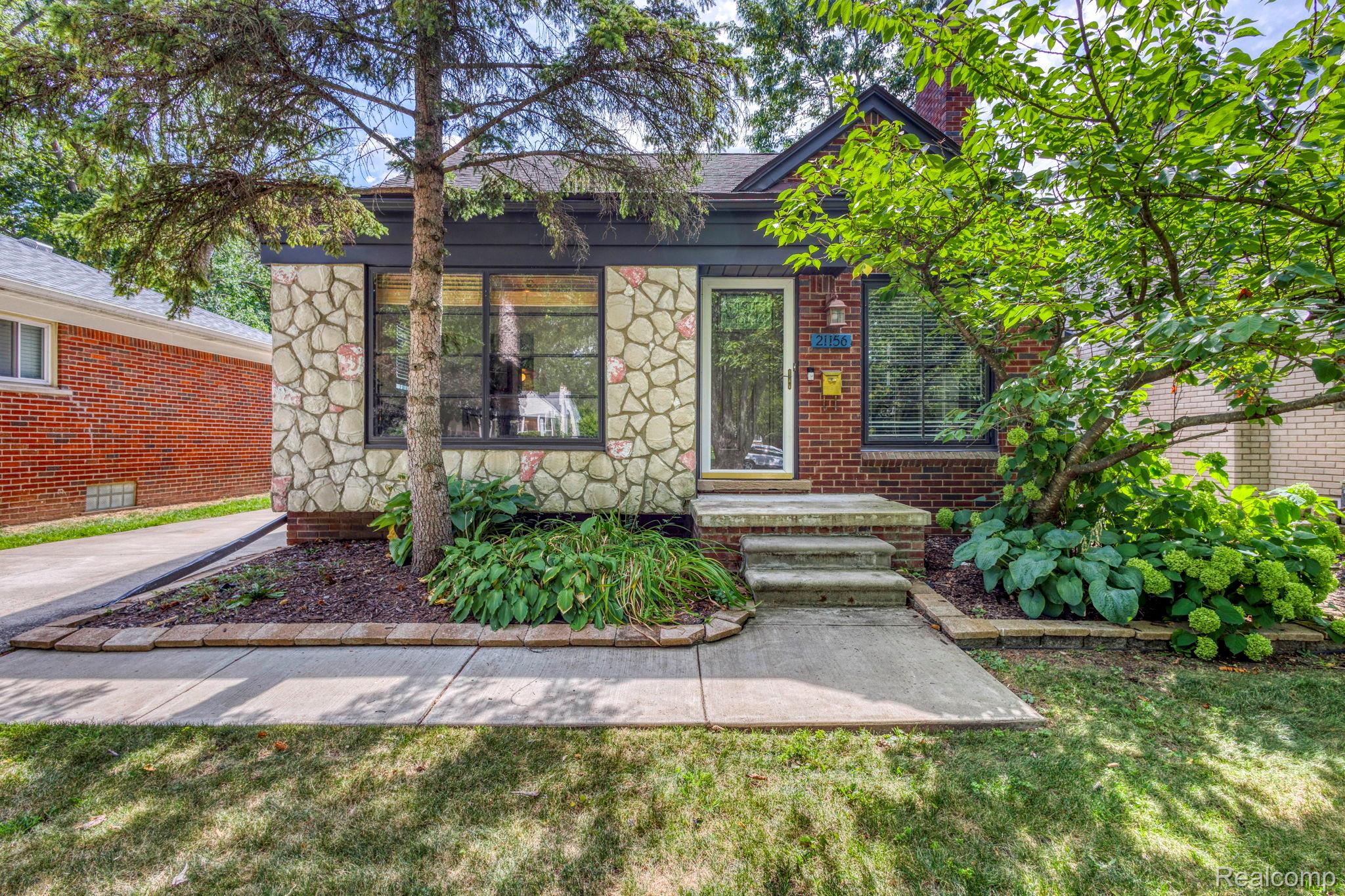 21156 Manchester Boulevard Property Photo 1