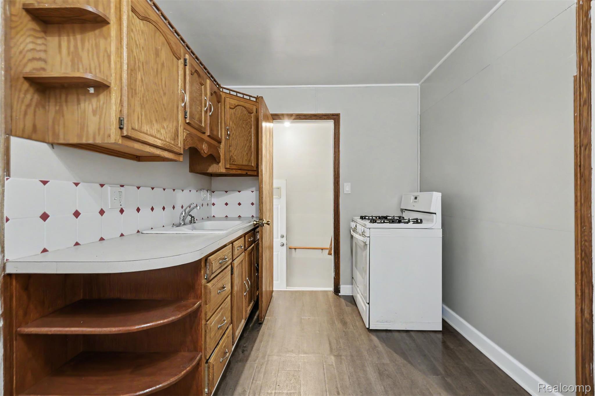 1770 Arlington Avenue Property Photo 8