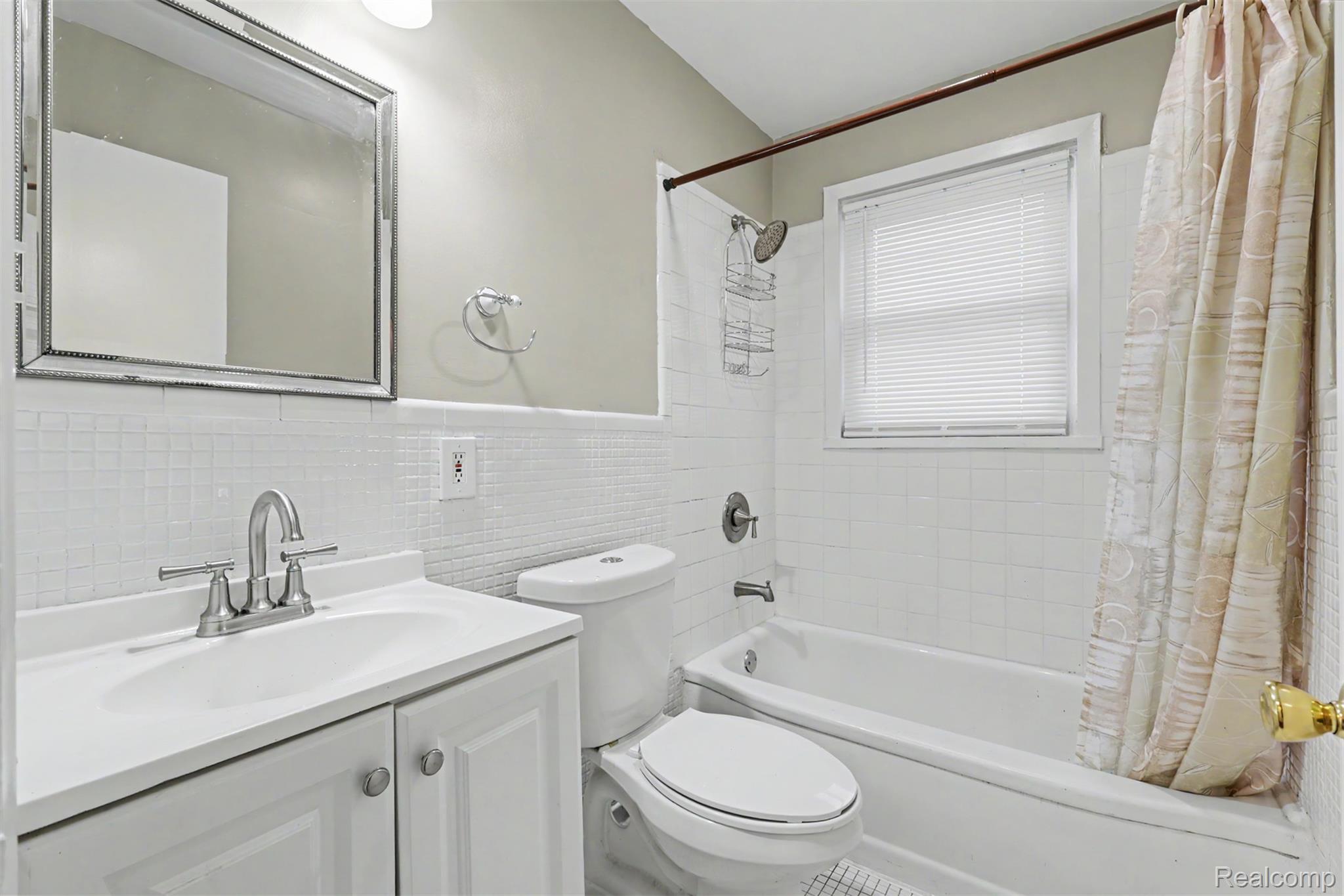1770 Arlington Avenue Property Photo 9