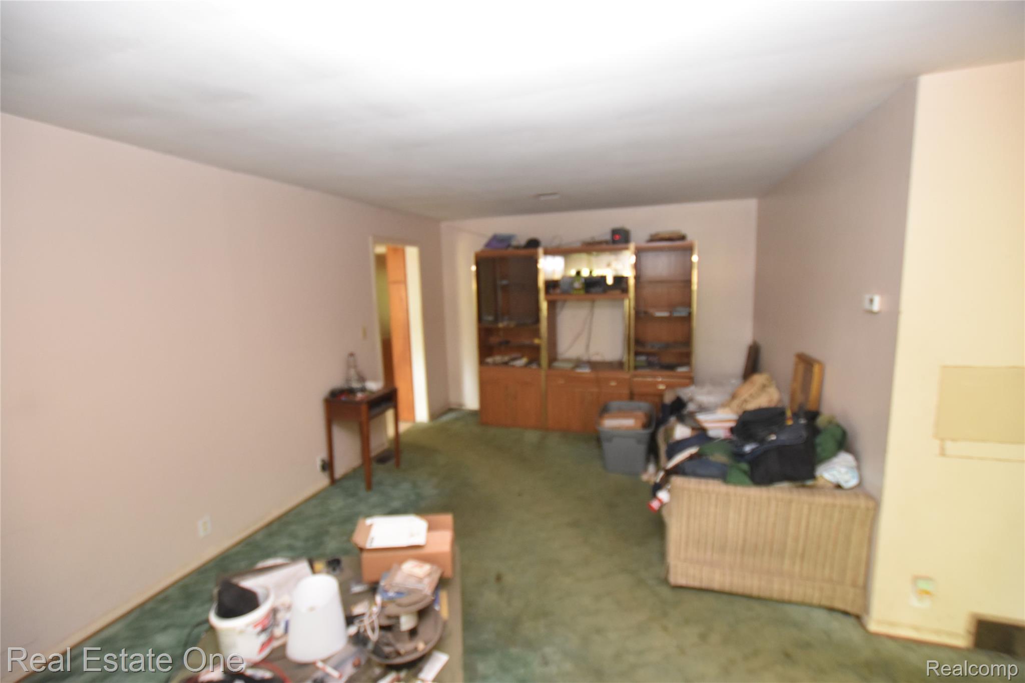 3482 W Maple Road Property Photo 7