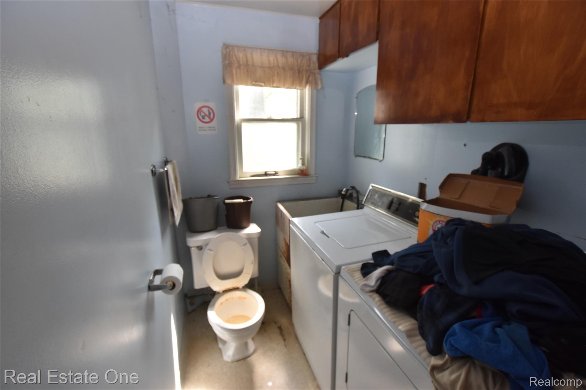 3482 W Maple Road Property Photo 9