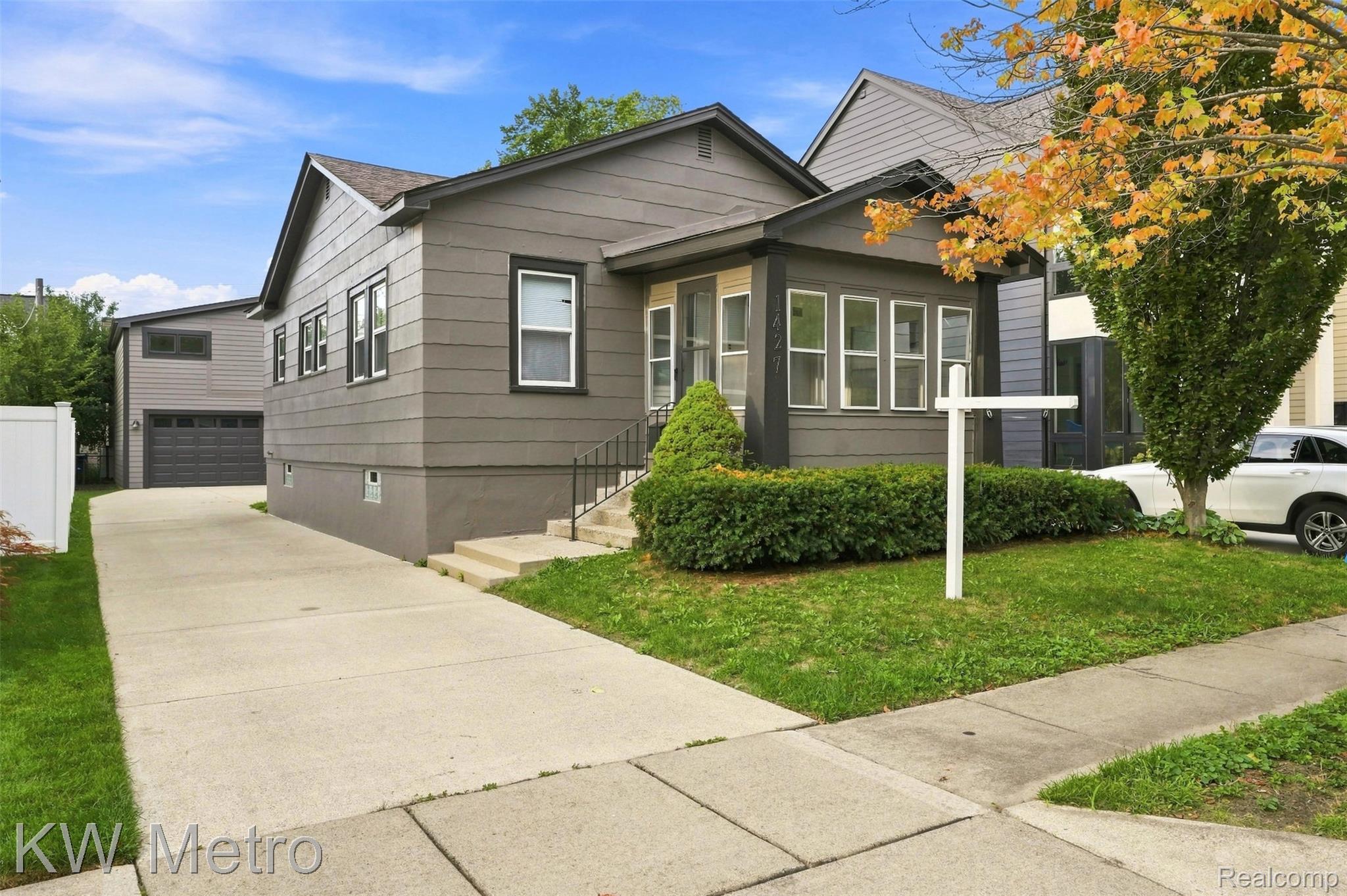 1427 Humphrey Avenue Property Photo 1