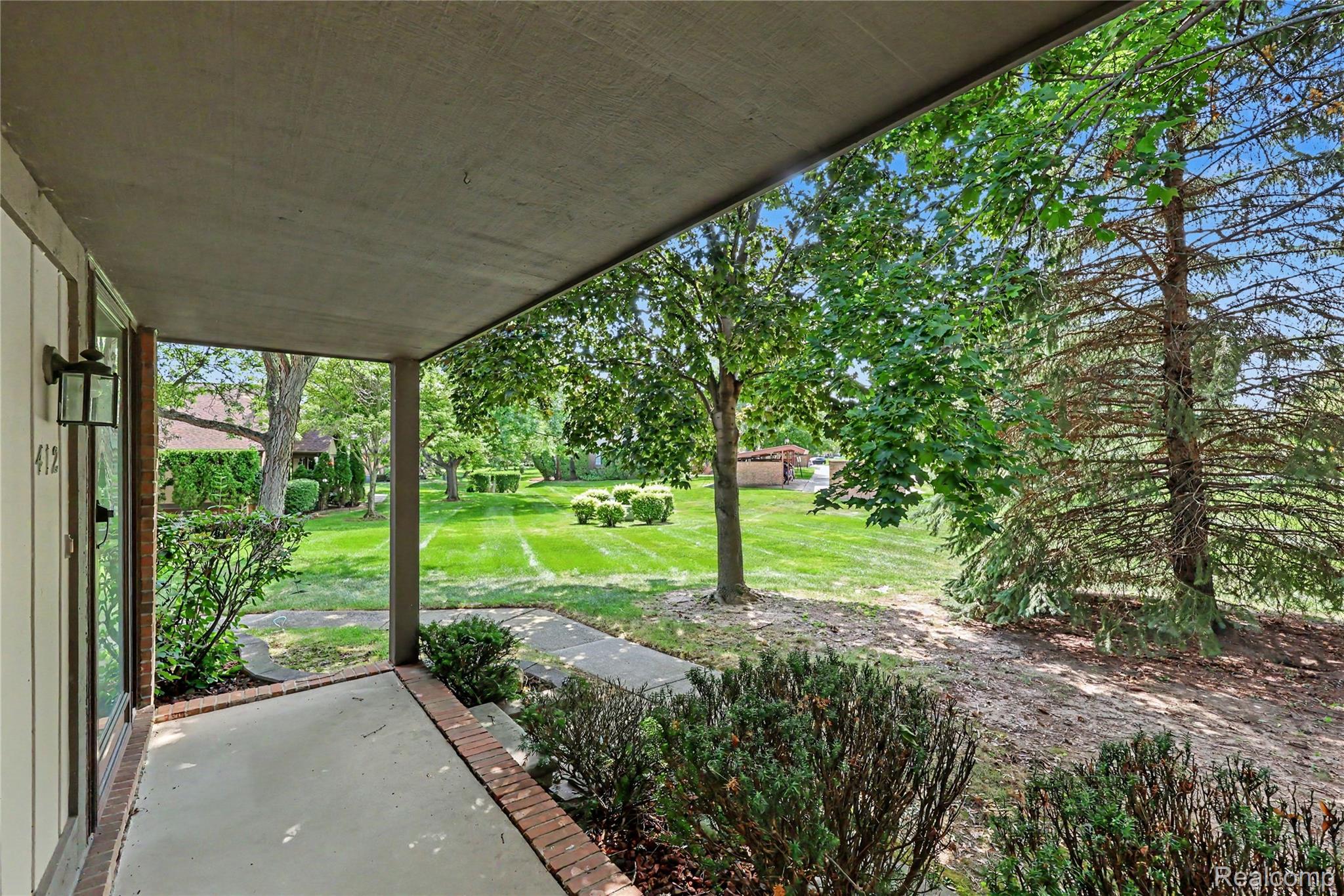 412 Meadow Bridge Drive Property Photo 18