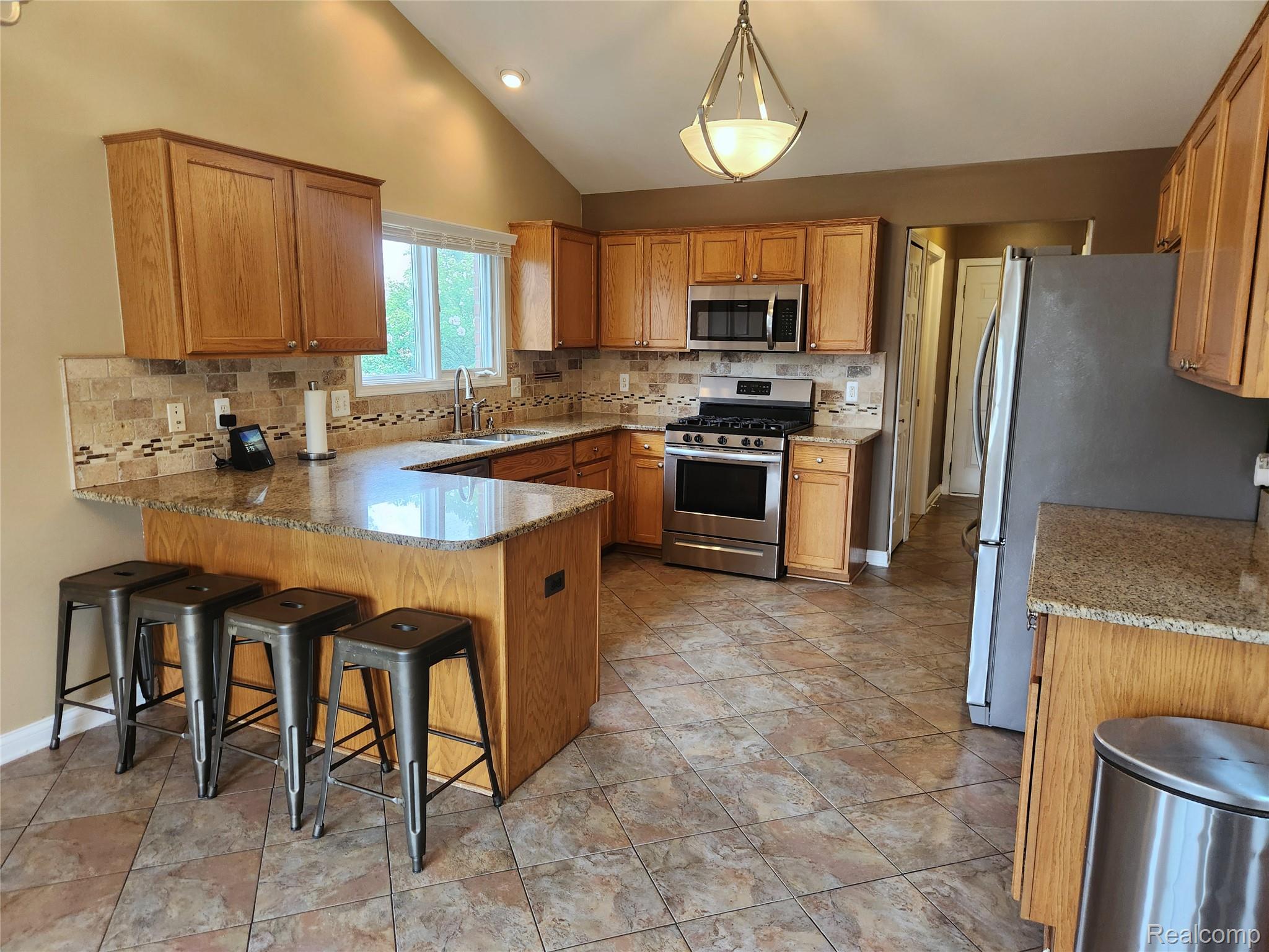 29007 Oakmont Drive Property Photo 3