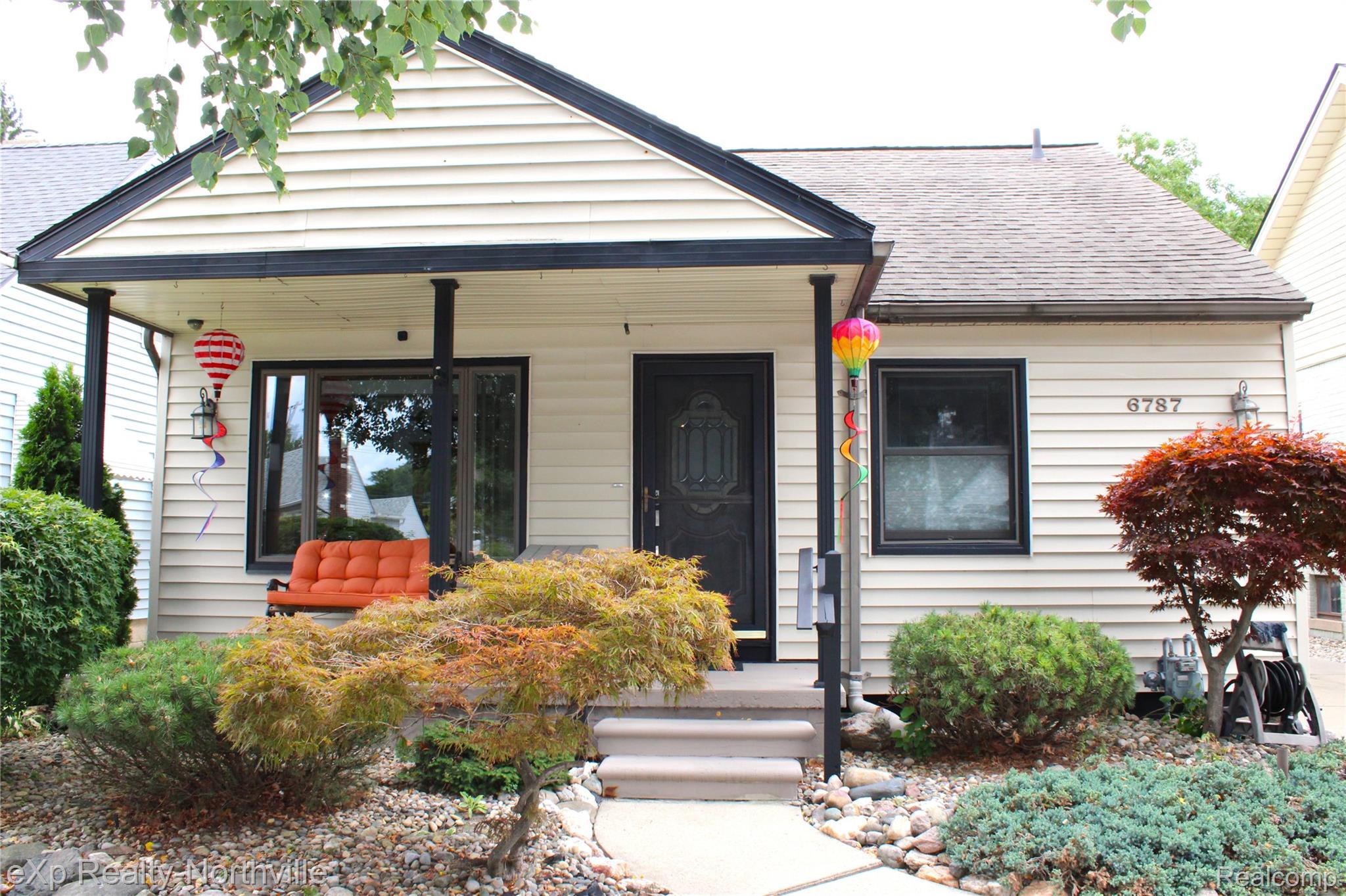 6787 Robinson Avenue Property Photo 1