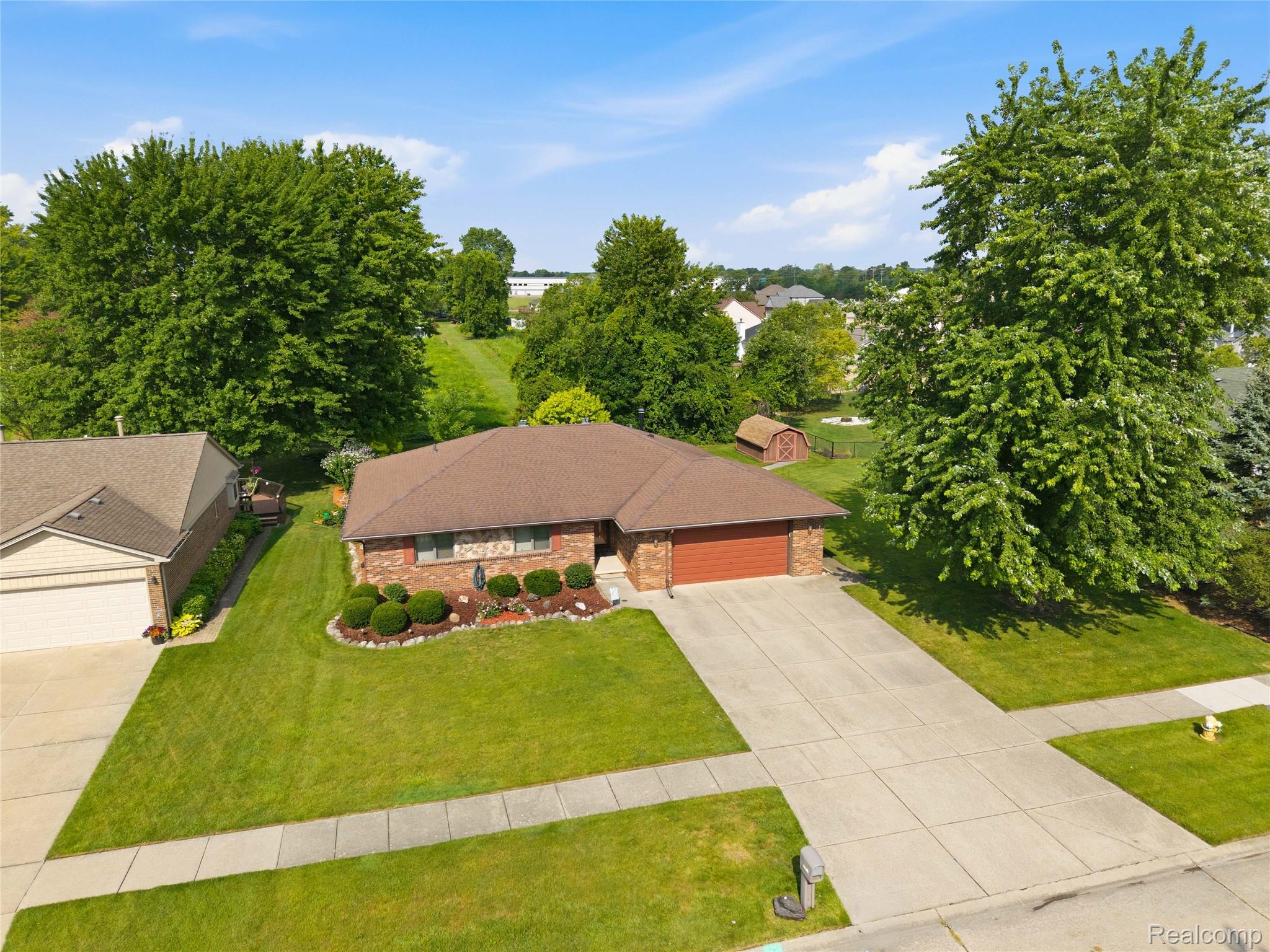 51957 N Adele Circle Property Photo 2
