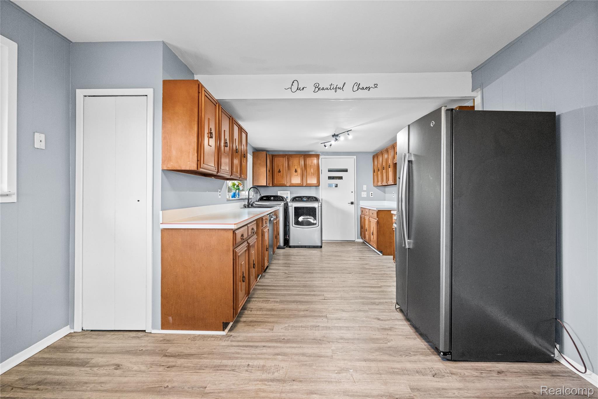 6220 Wertz Property Photo 10