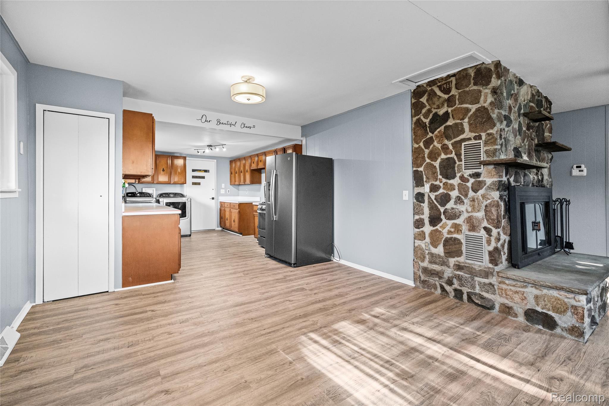6220 Wertz Property Photo 12