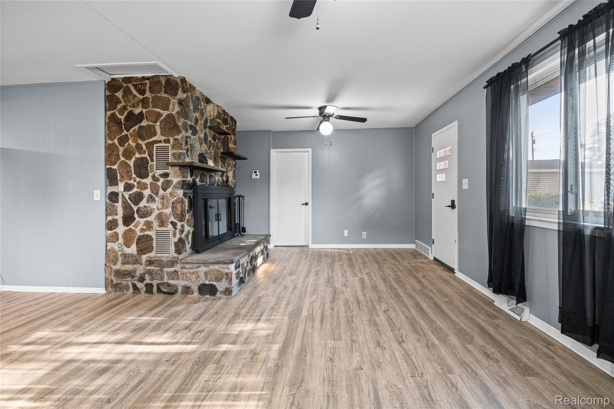 6220 Wertz Property Photo 18